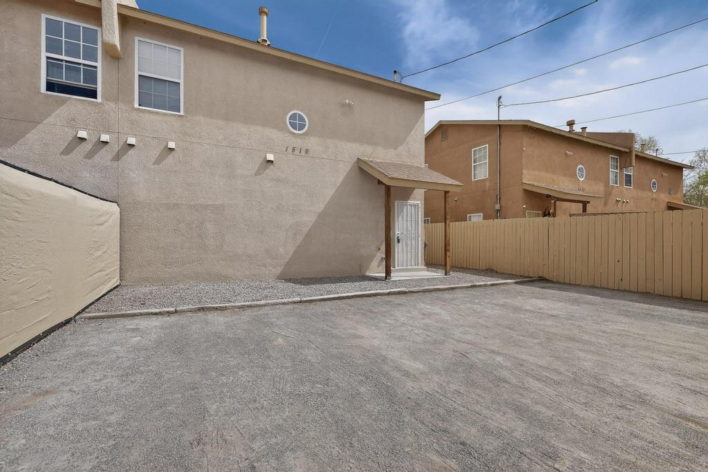 1519 Larkin Lane SW