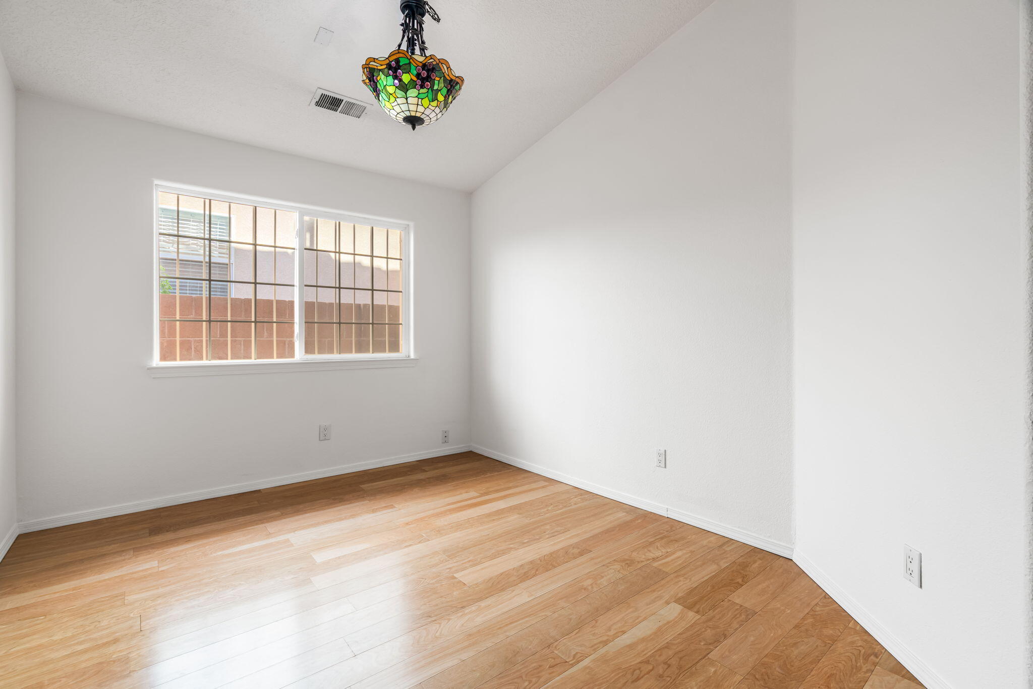 7243 Boxwood Avenue NE