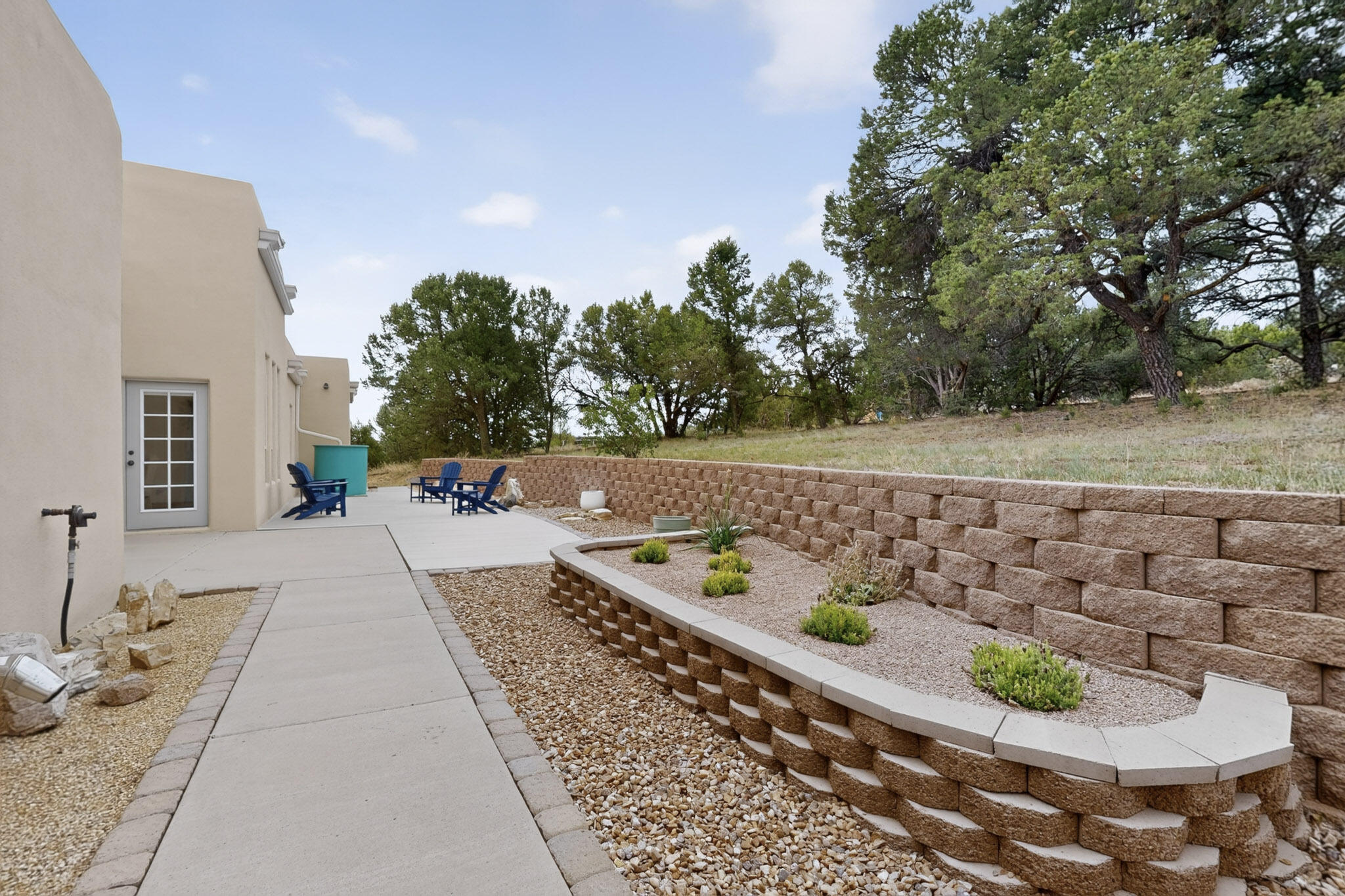 6 Naomi Drive