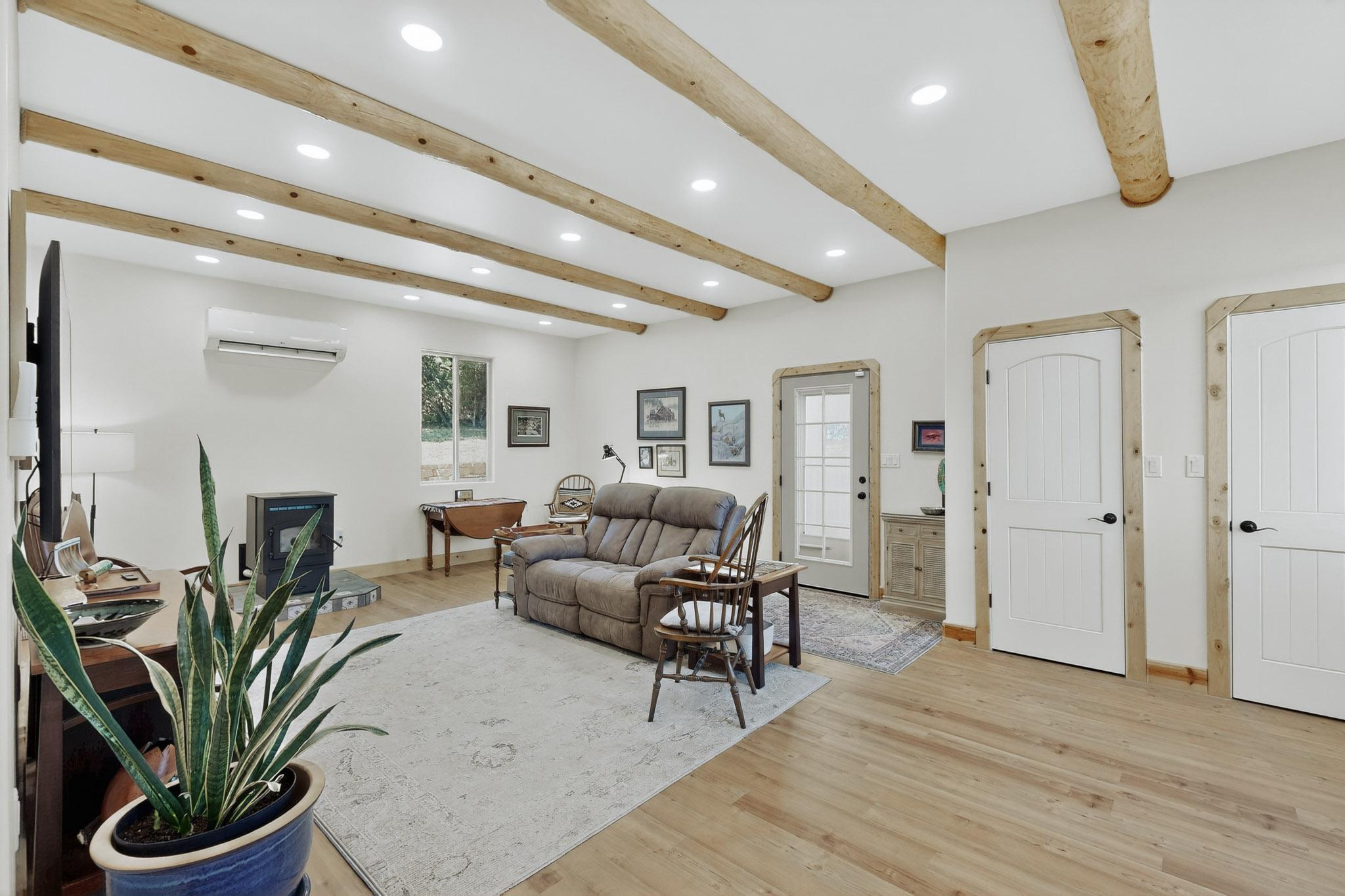 6 Naomi Drive