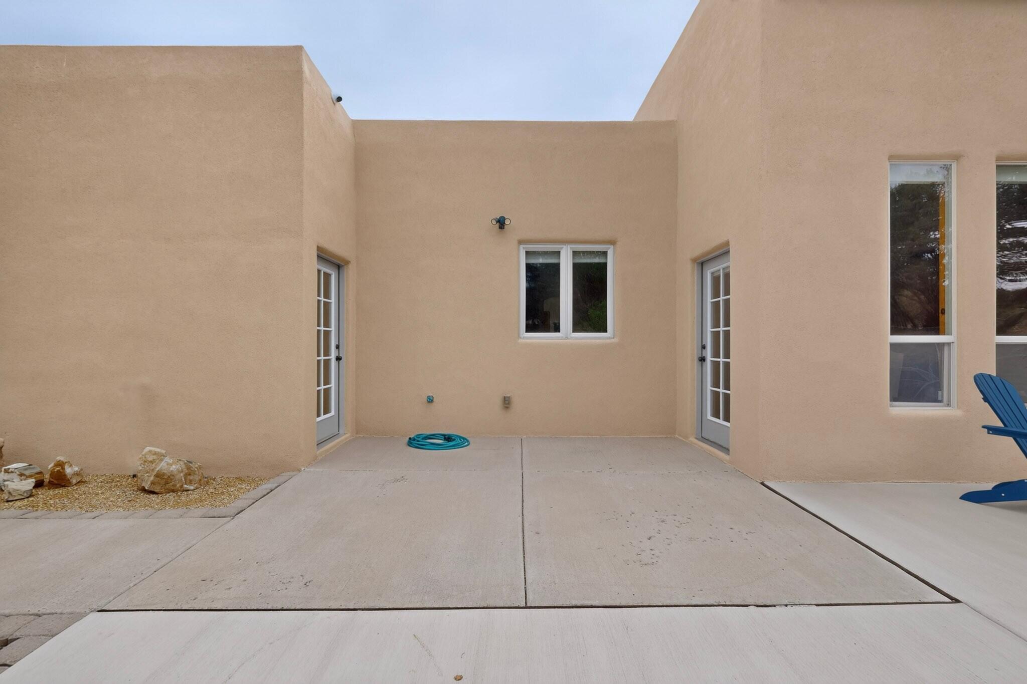6 Naomi Drive