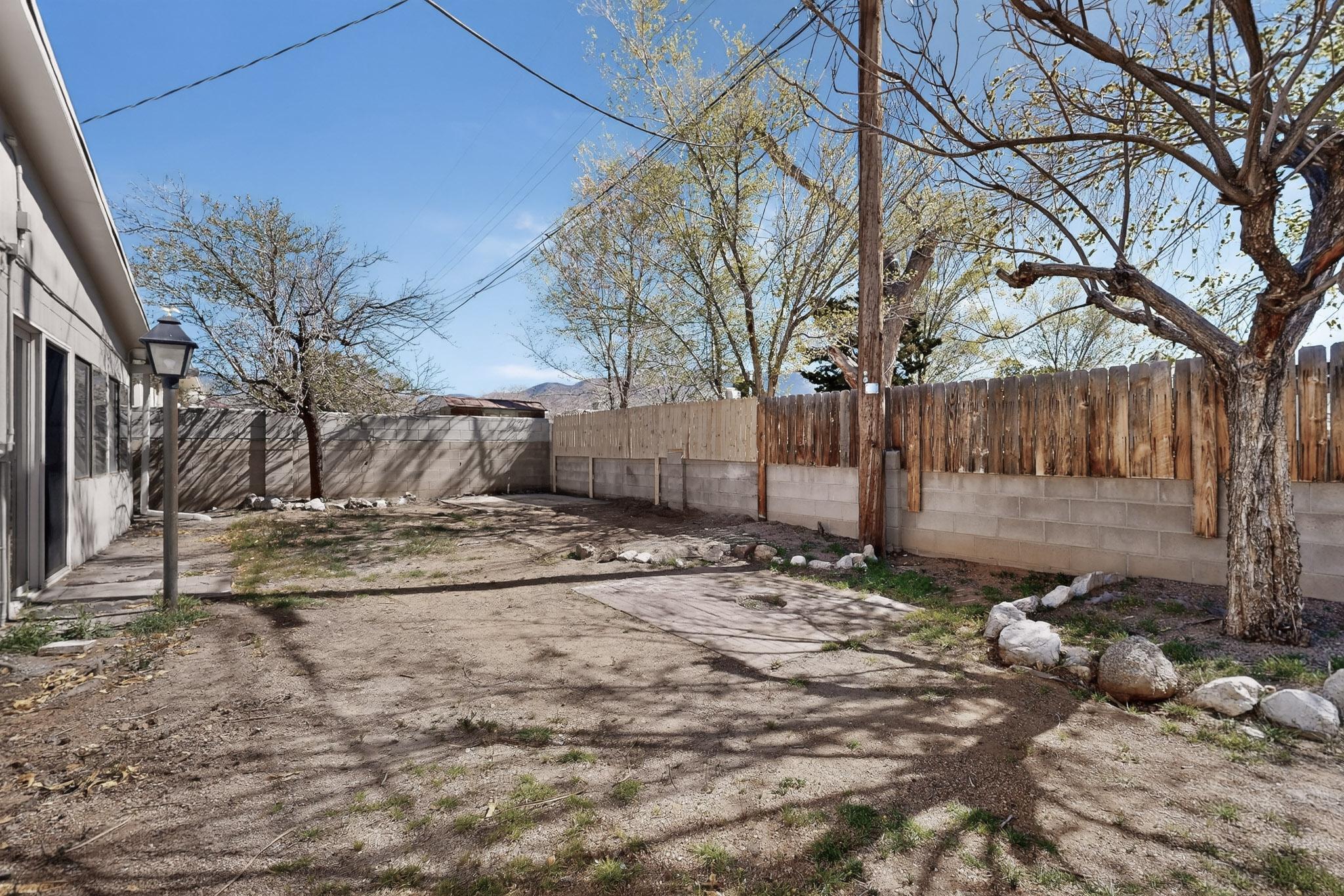 1114 Elizabeth Street NE