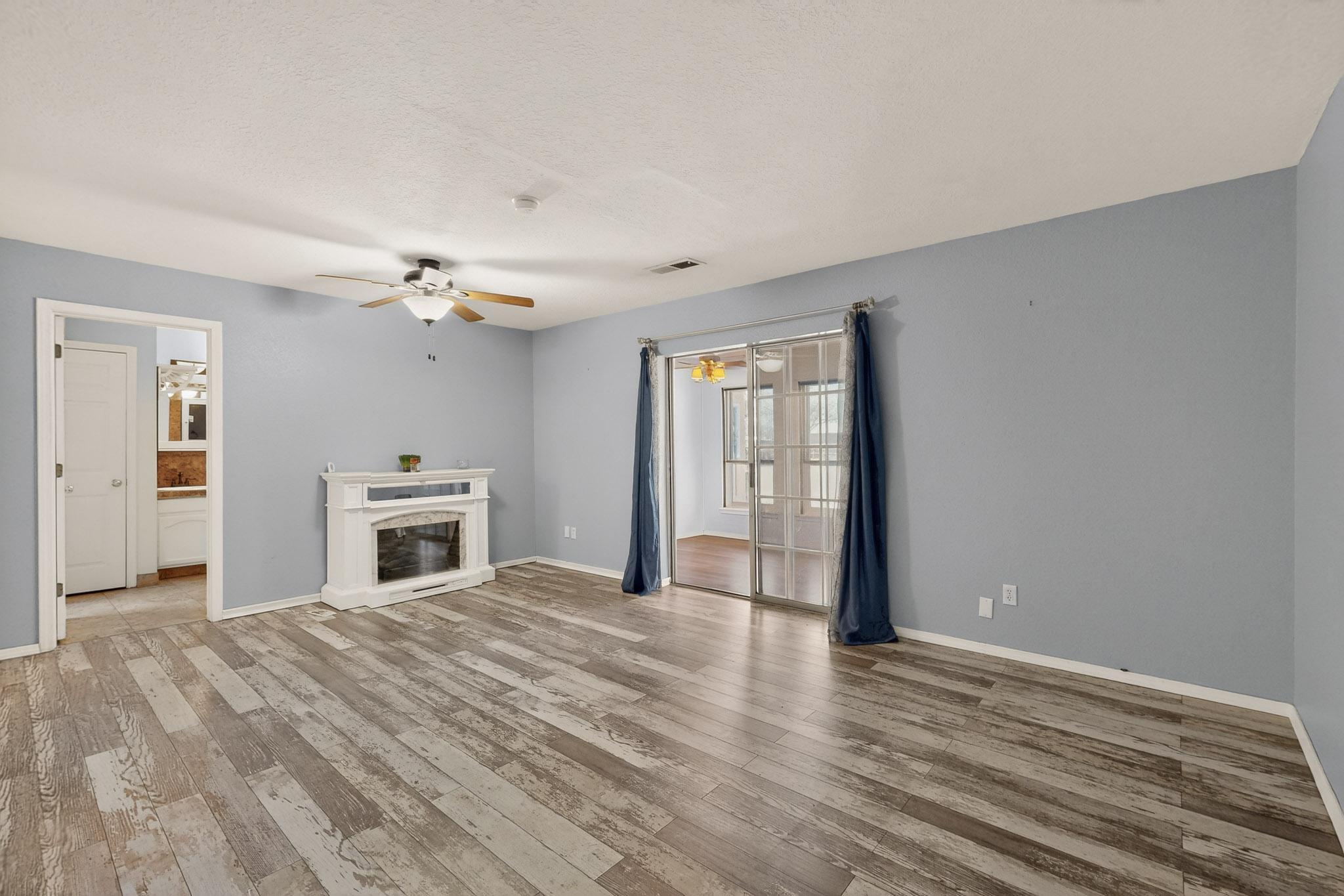 355 Esperanza Drive