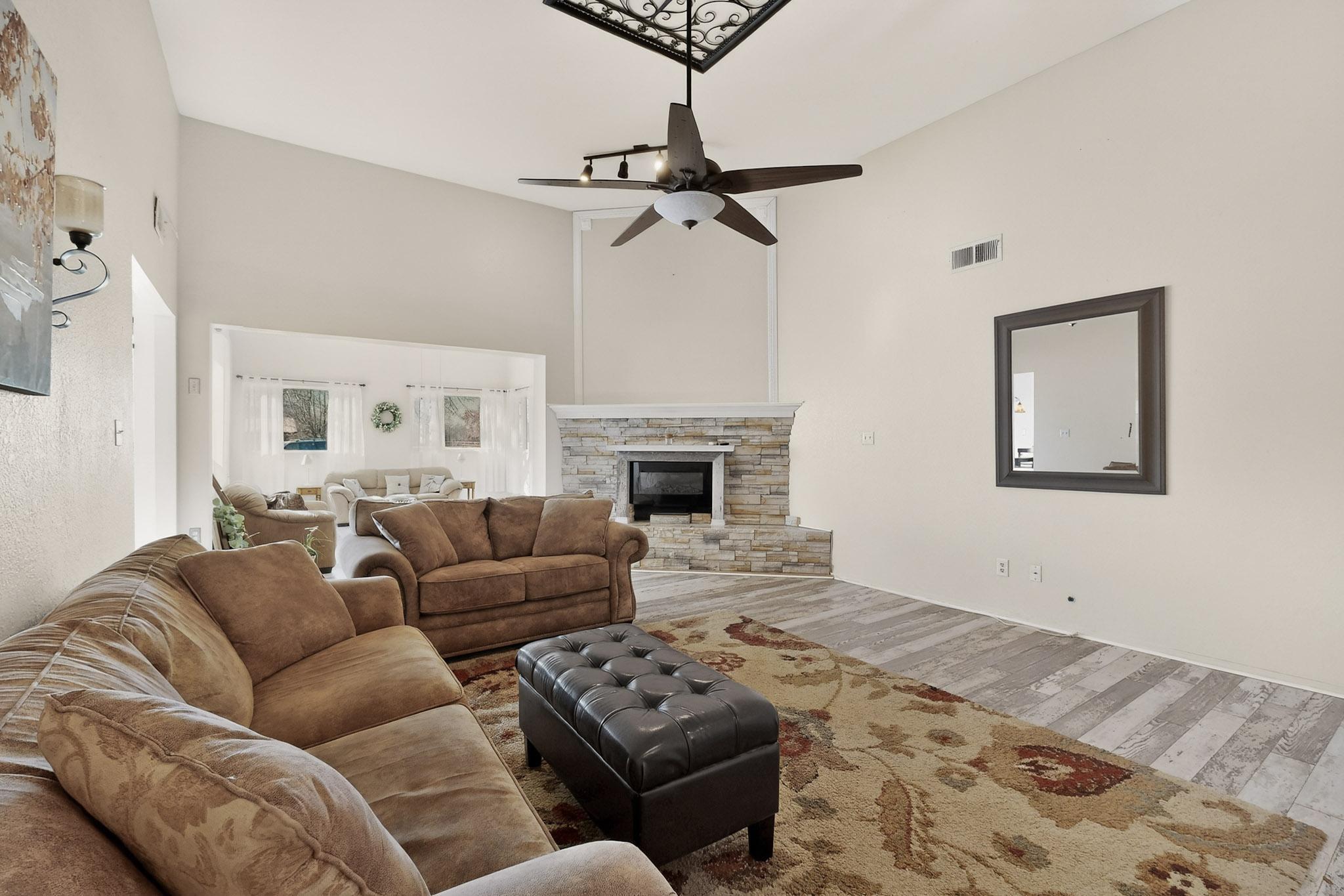 355 Esperanza Drive