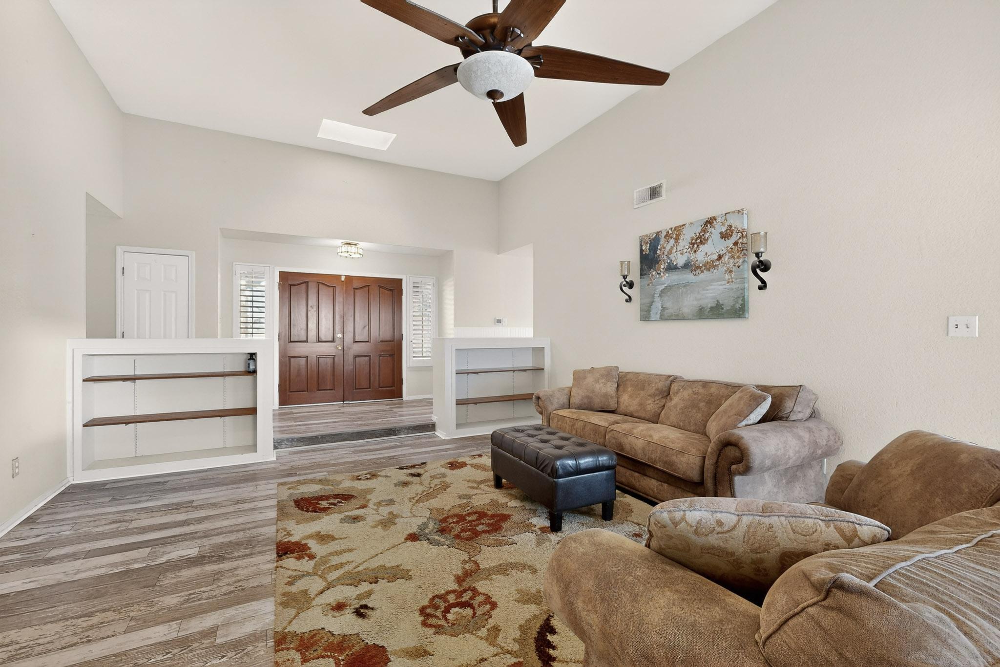 355 Esperanza Drive