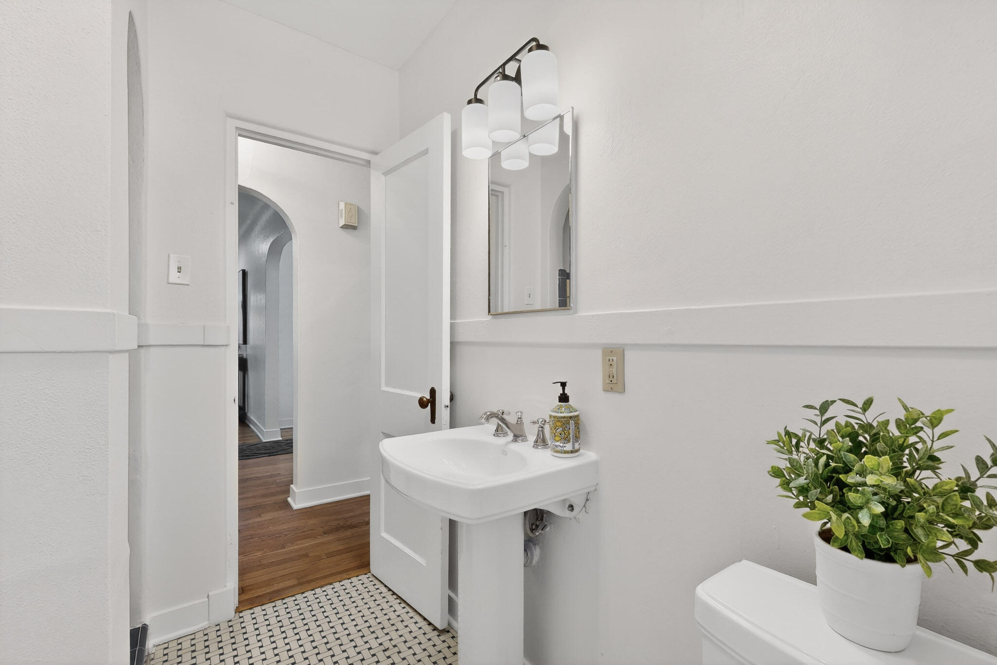 324 Wellesley Drive SE