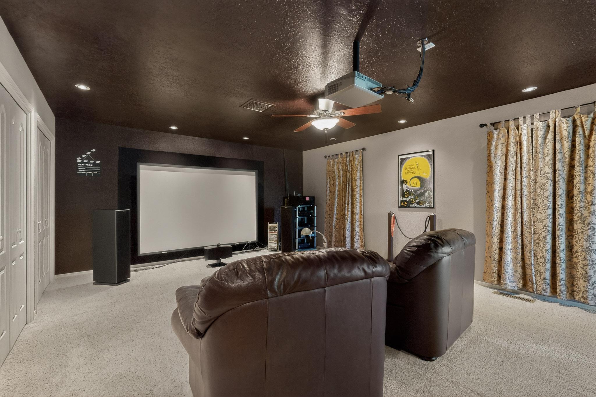 12323 Haines Avenue NE