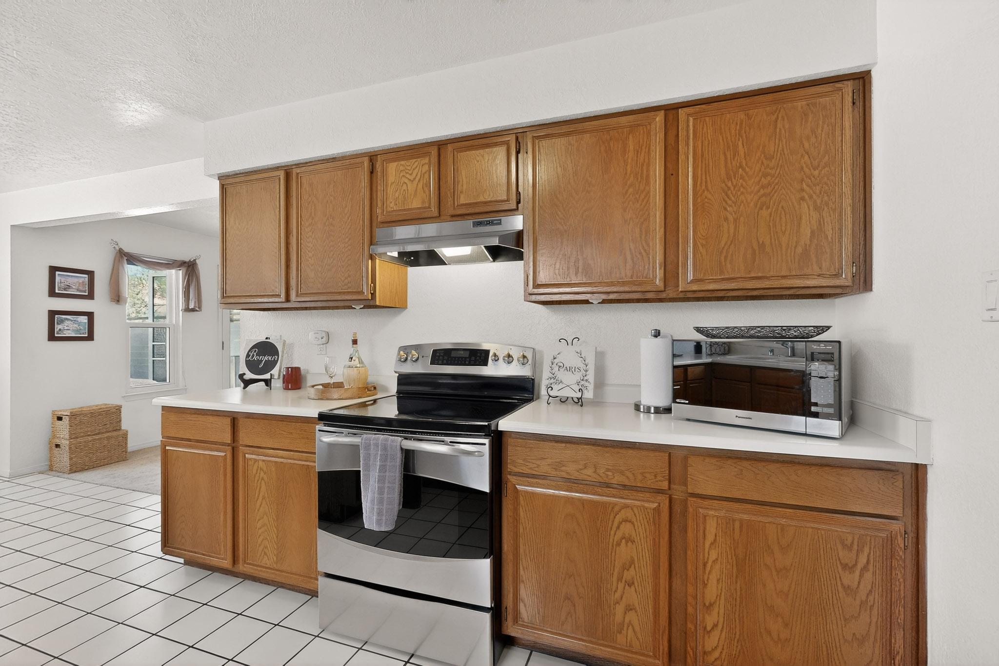 12323 Haines Avenue NE