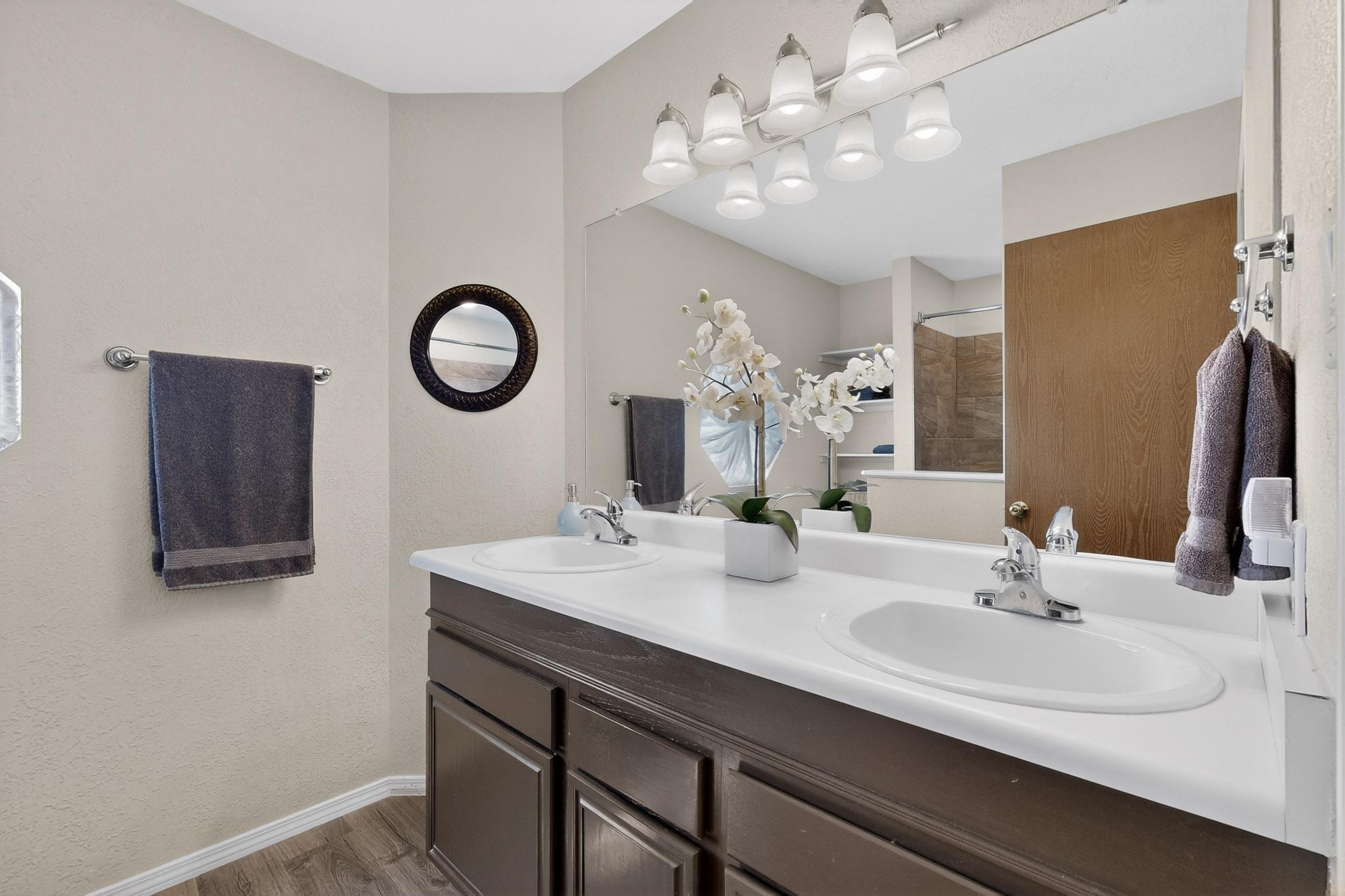 12323 Haines Avenue NE