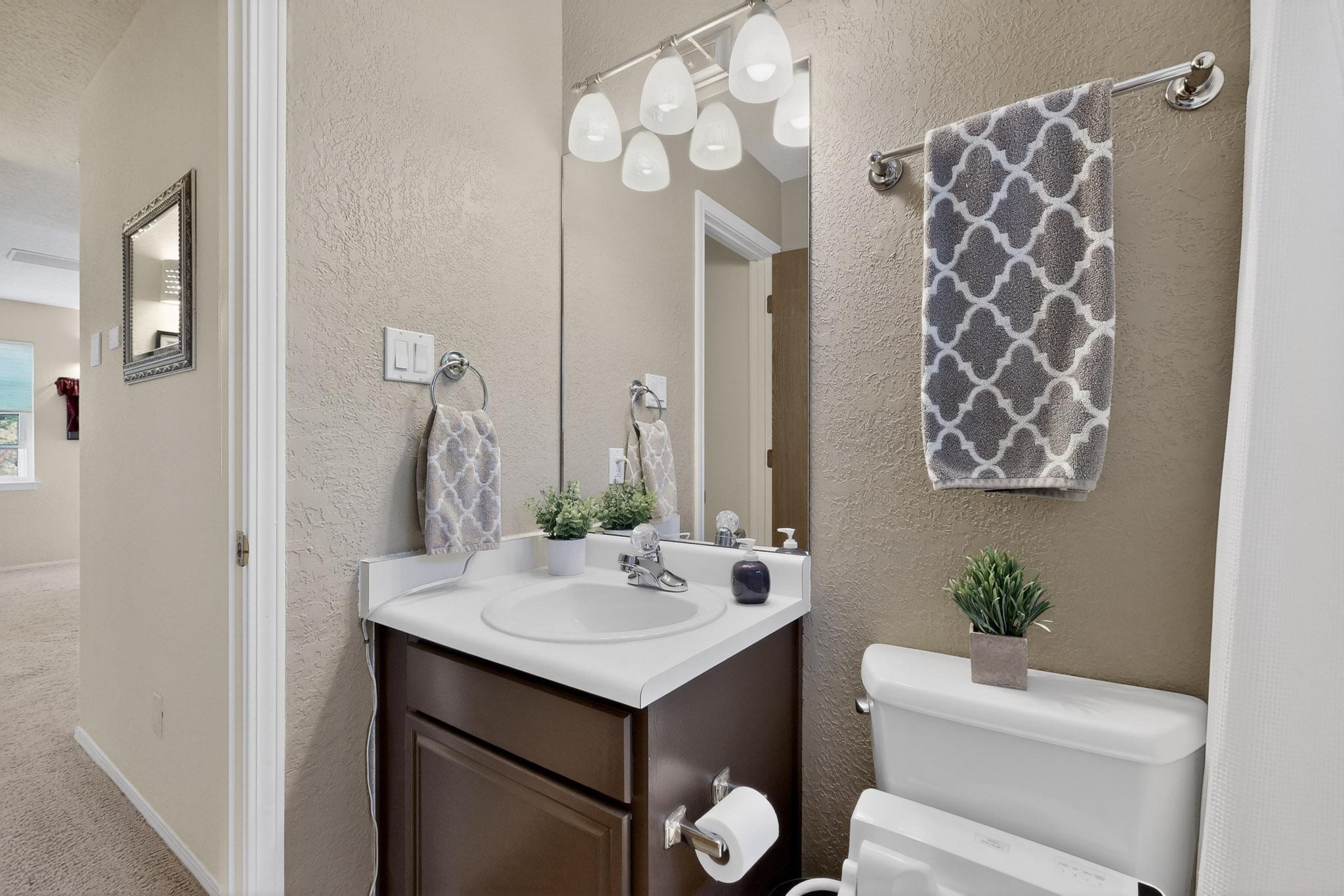 12323 Haines Avenue NE