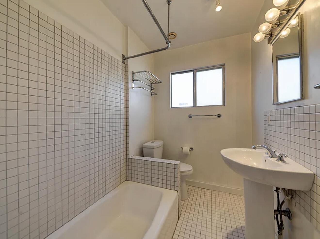 2920 Santa Clara Avenue SE