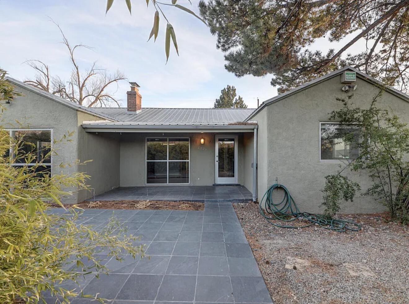 2920 Santa Clara Avenue SE