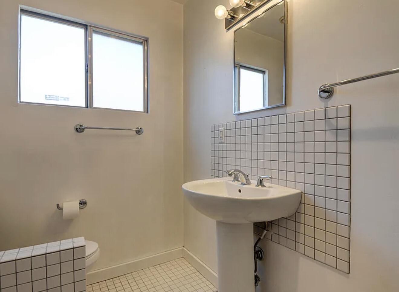 2920 Santa Clara Avenue SE