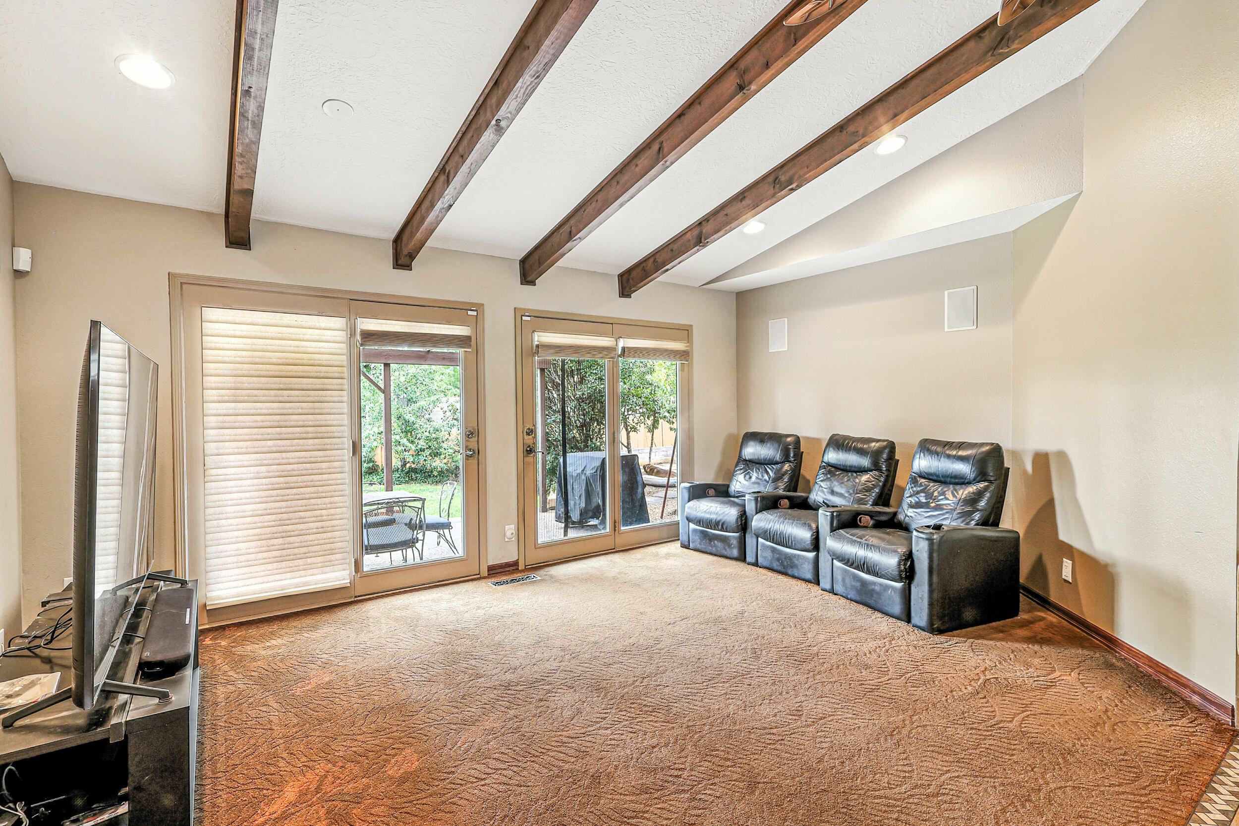 9801 Greenbrier Road NE