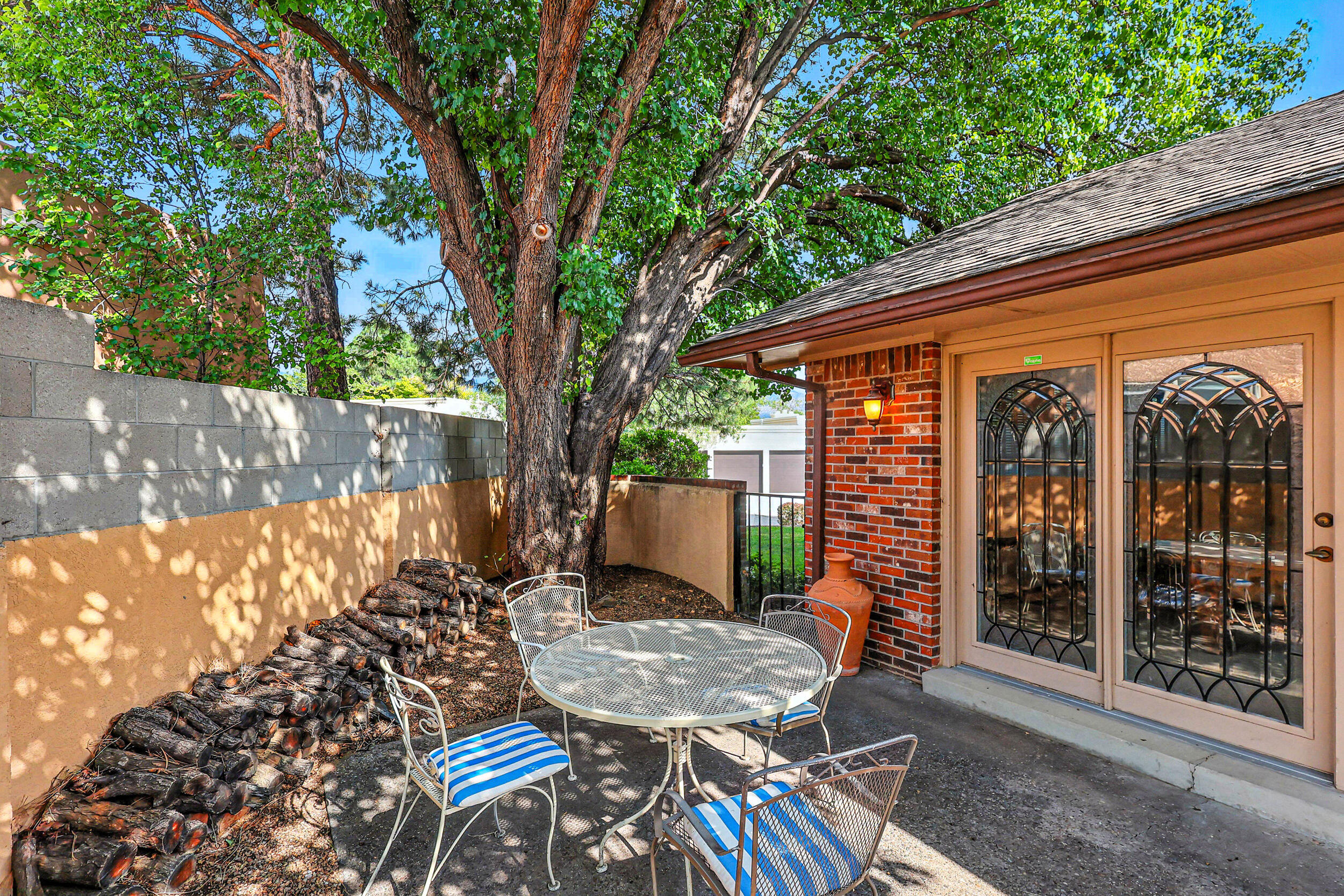 9801 Greenbrier Road NE