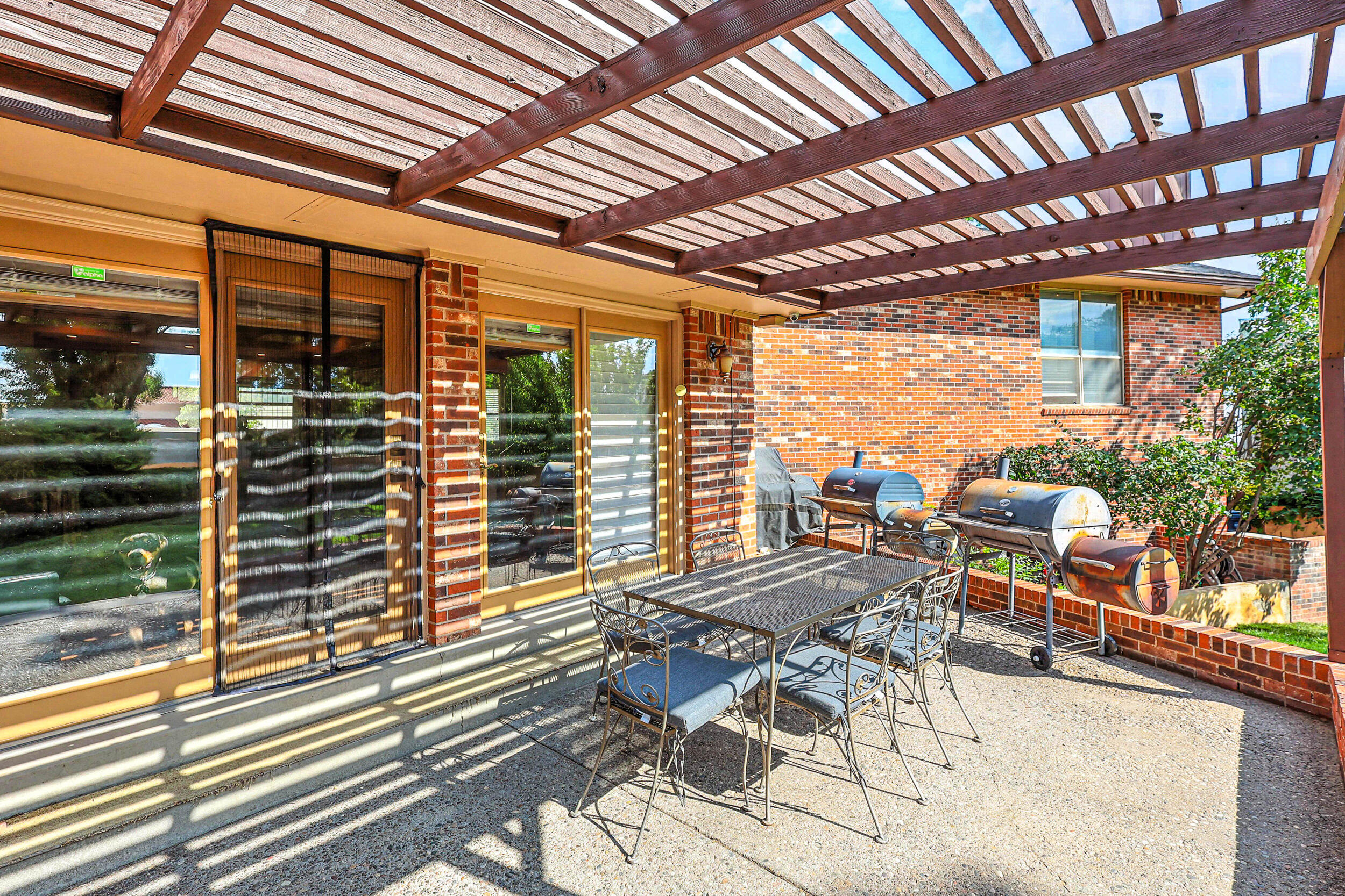 9801 Greenbrier Road NE