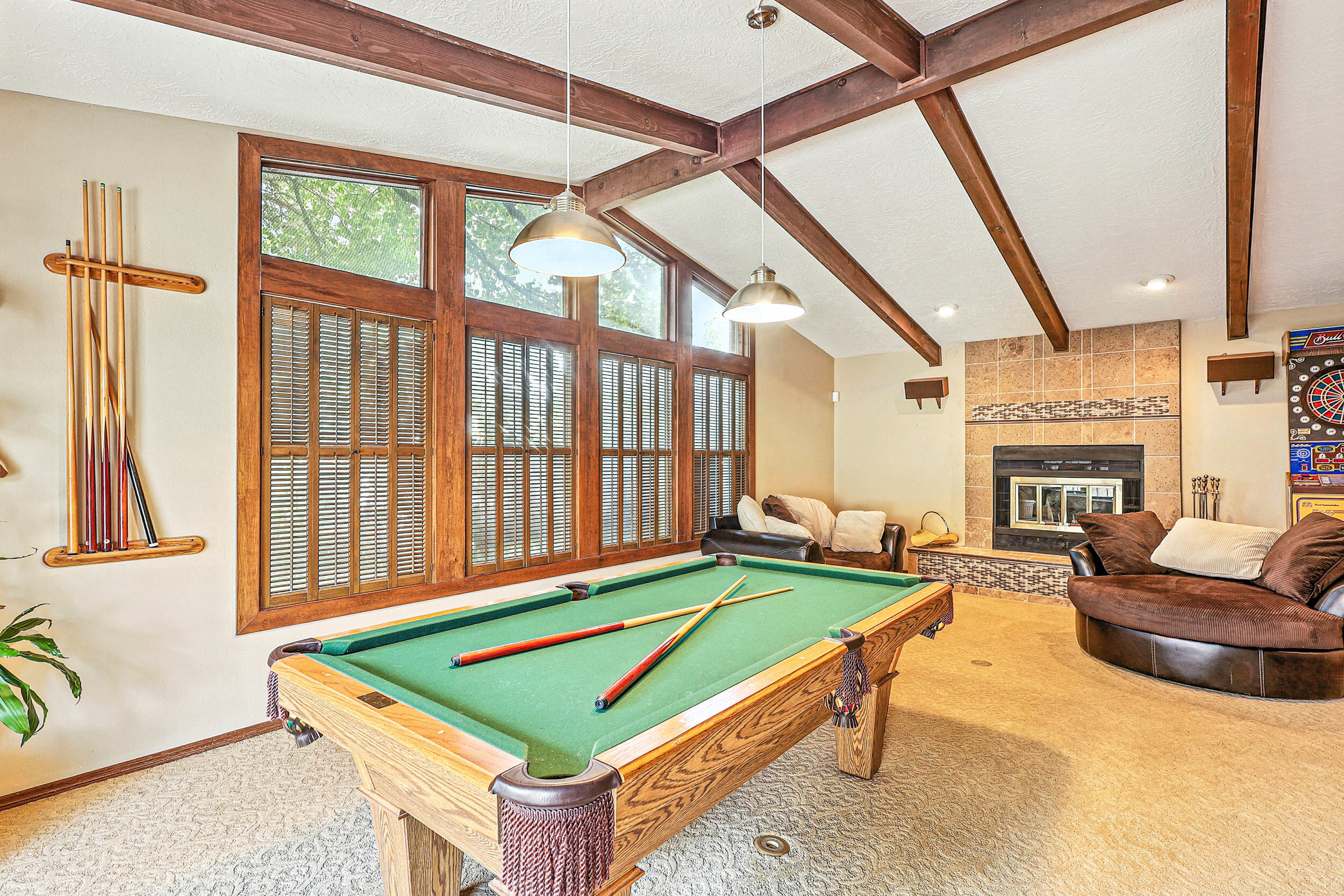 9801 Greenbrier Road NE