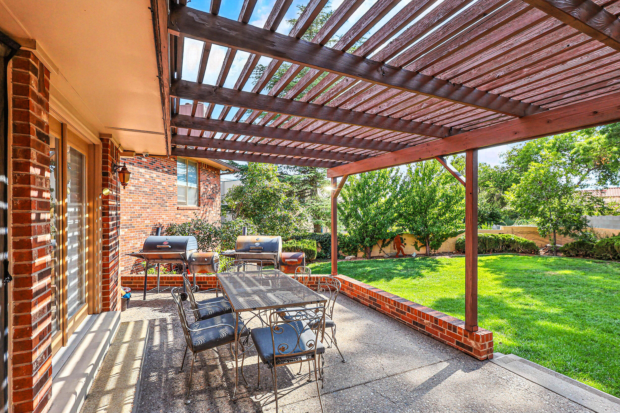 9801 Greenbrier Road NE