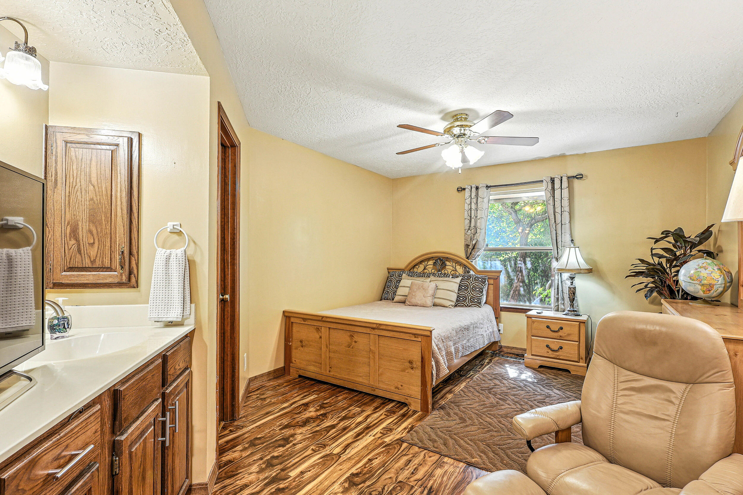 9801 Greenbrier Road NE