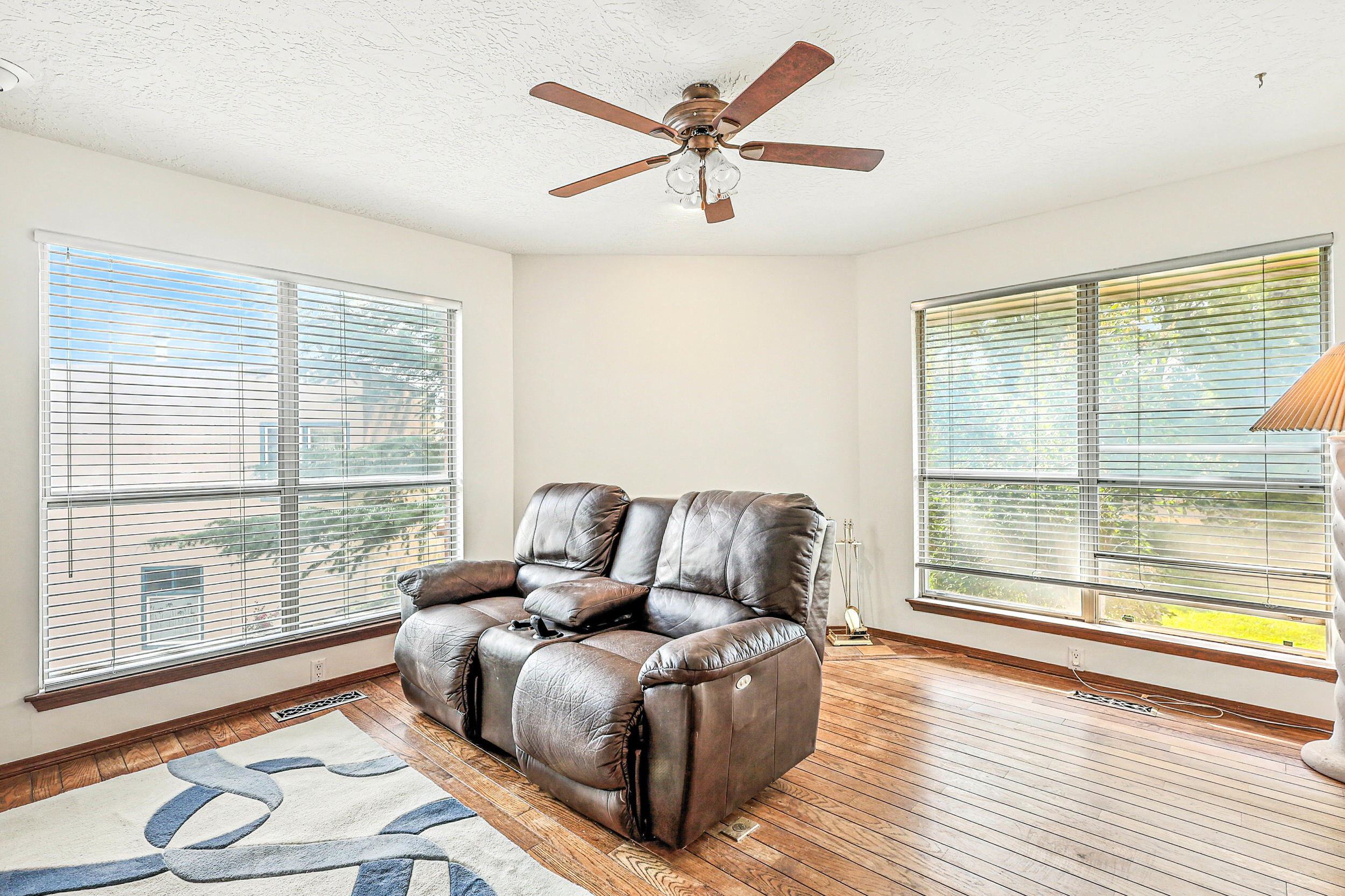 9801 Greenbrier Road NE