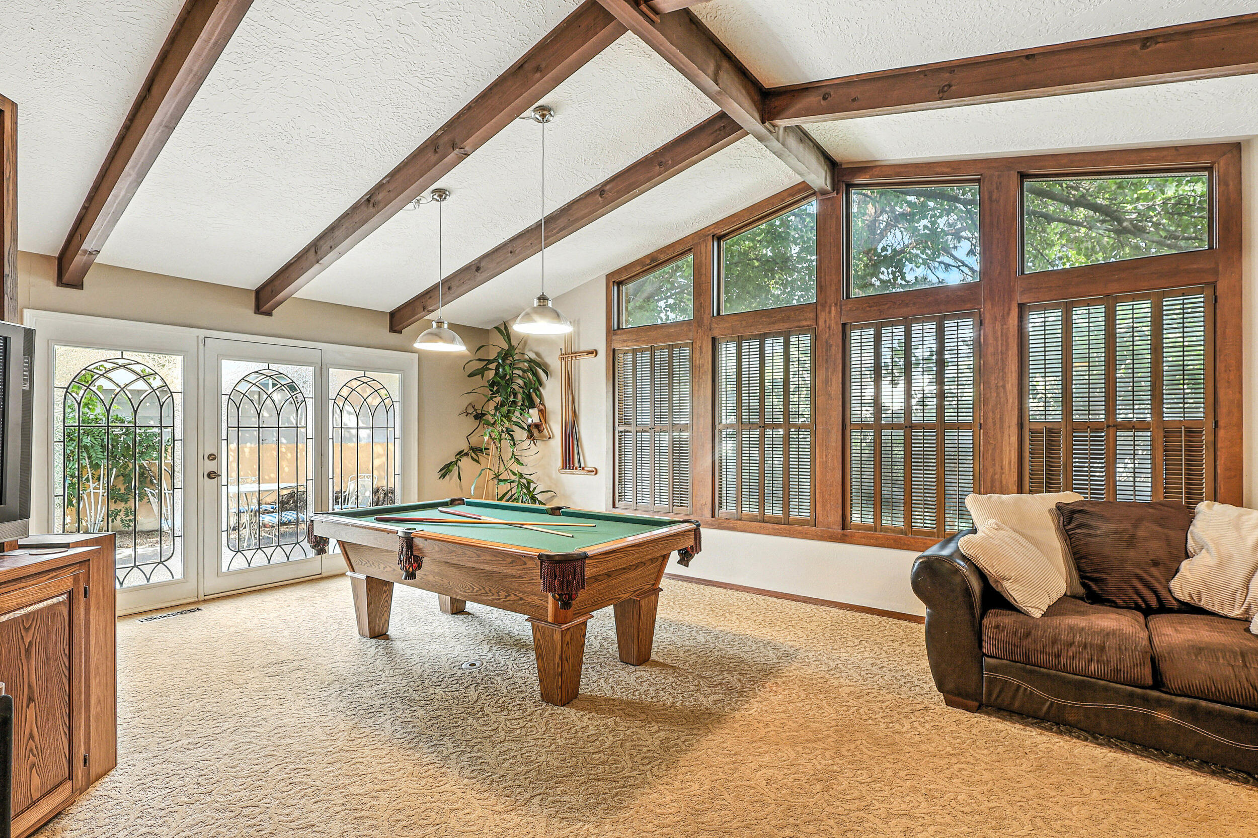 9801 Greenbrier Road NE