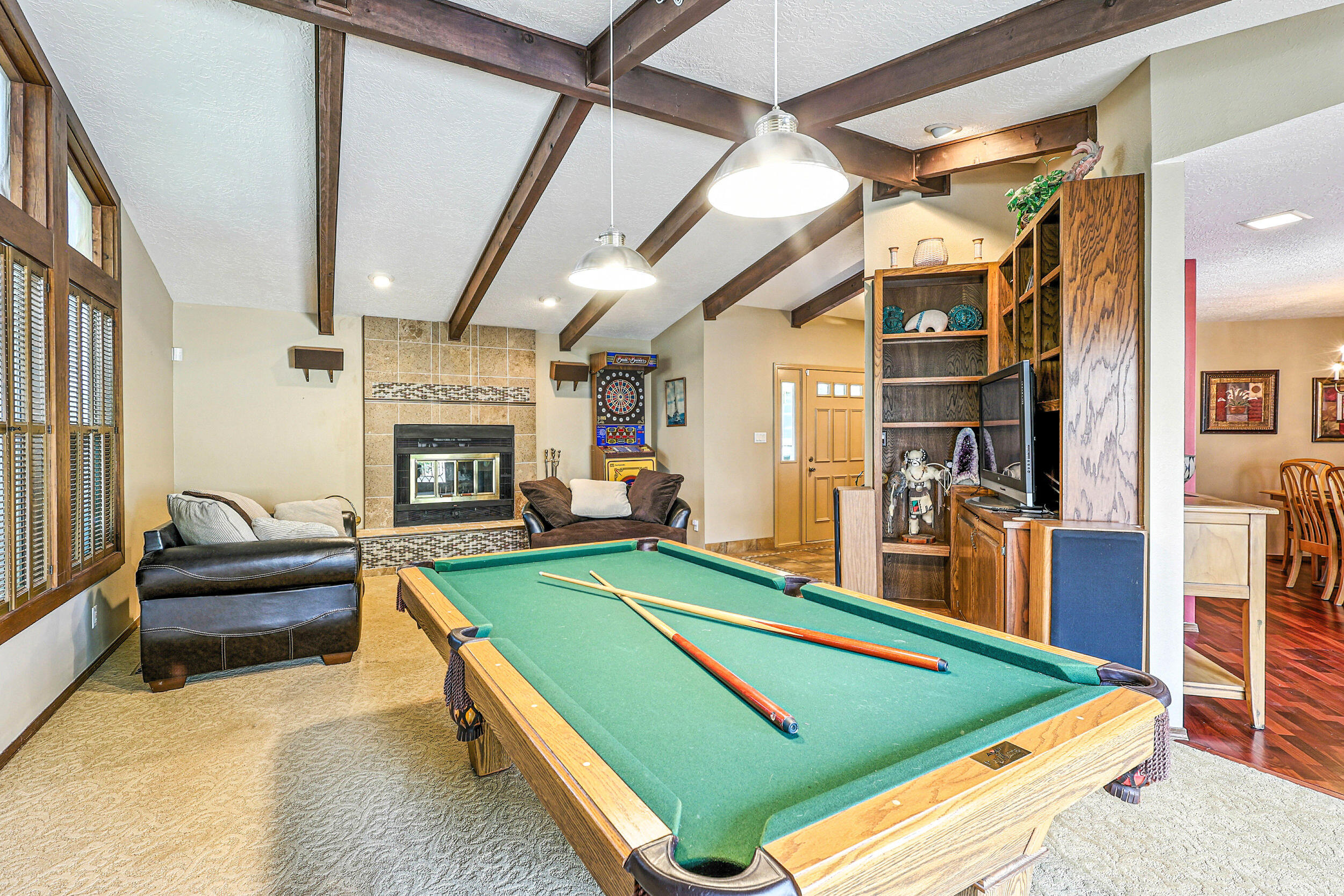 9801 Greenbrier Road NE