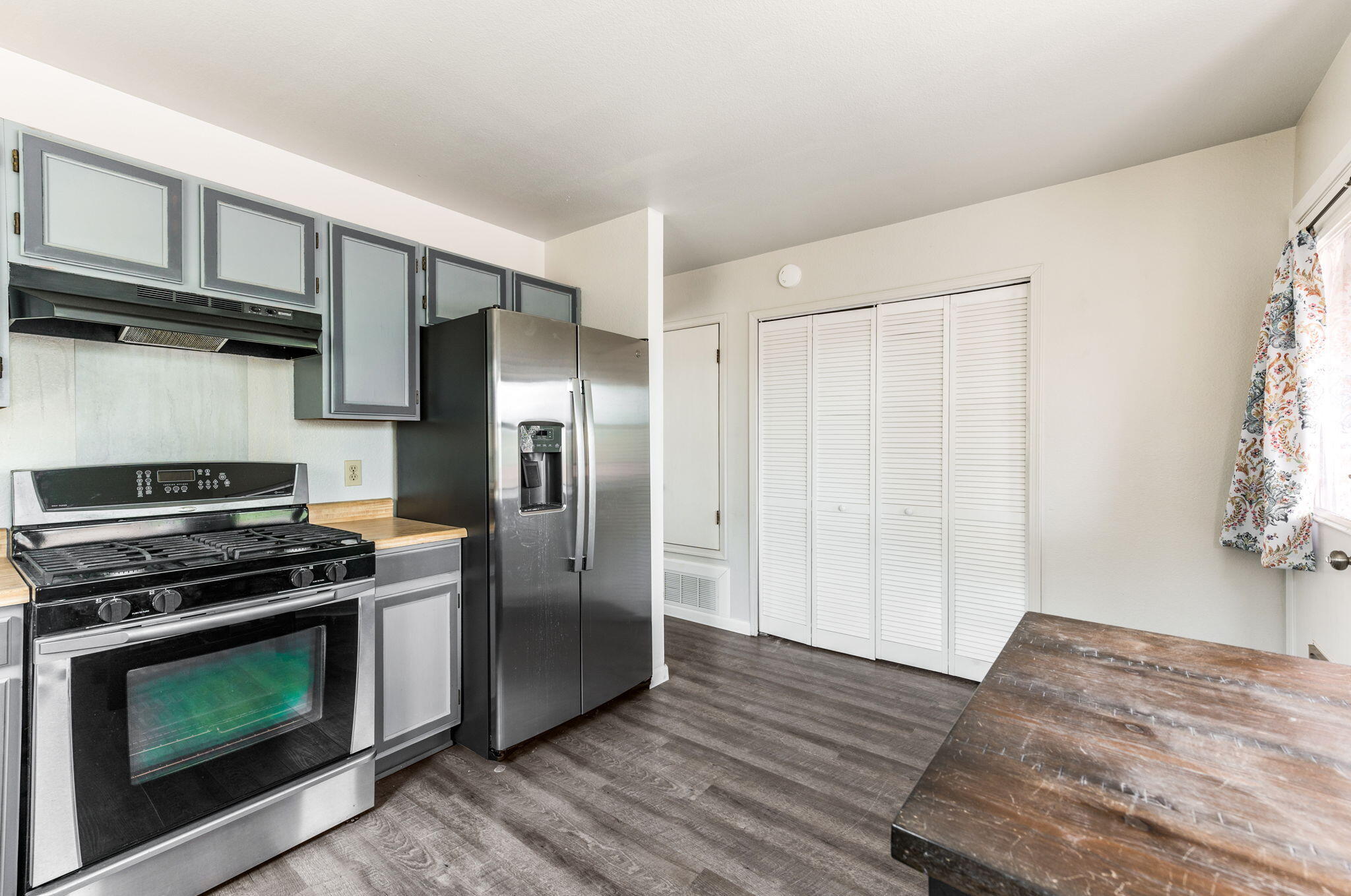 332 Sundt Court NE