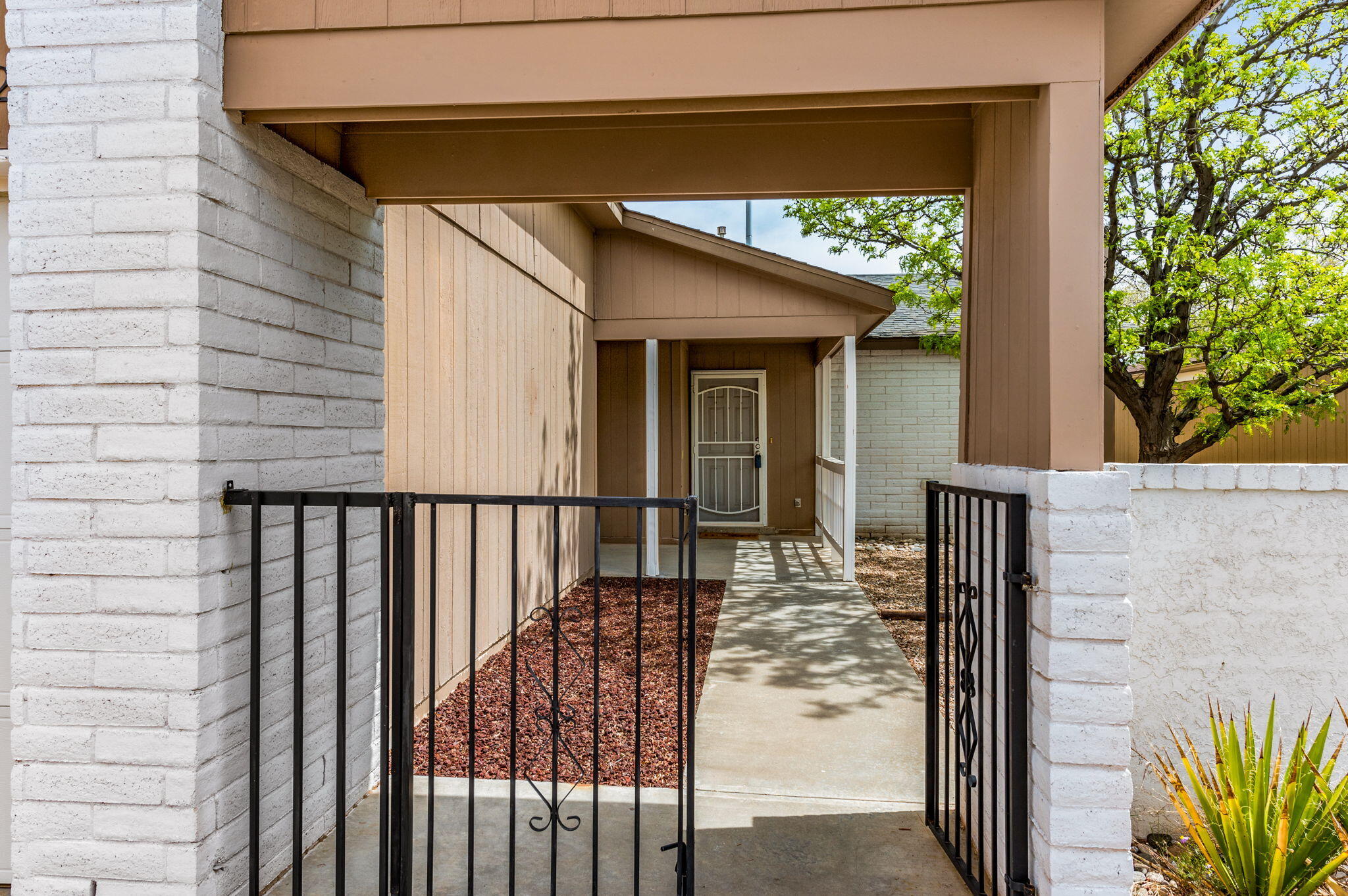 332 Sundt Court NE