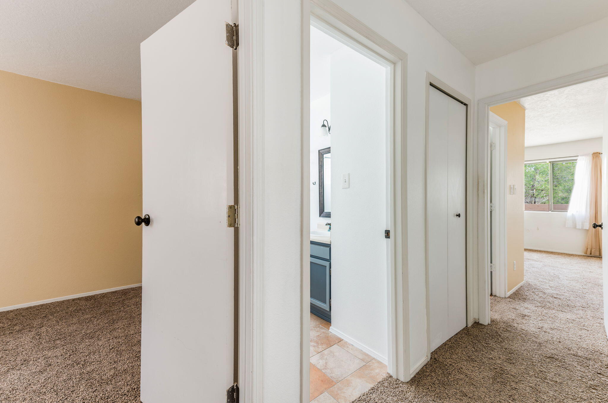 332 Sundt Court NE