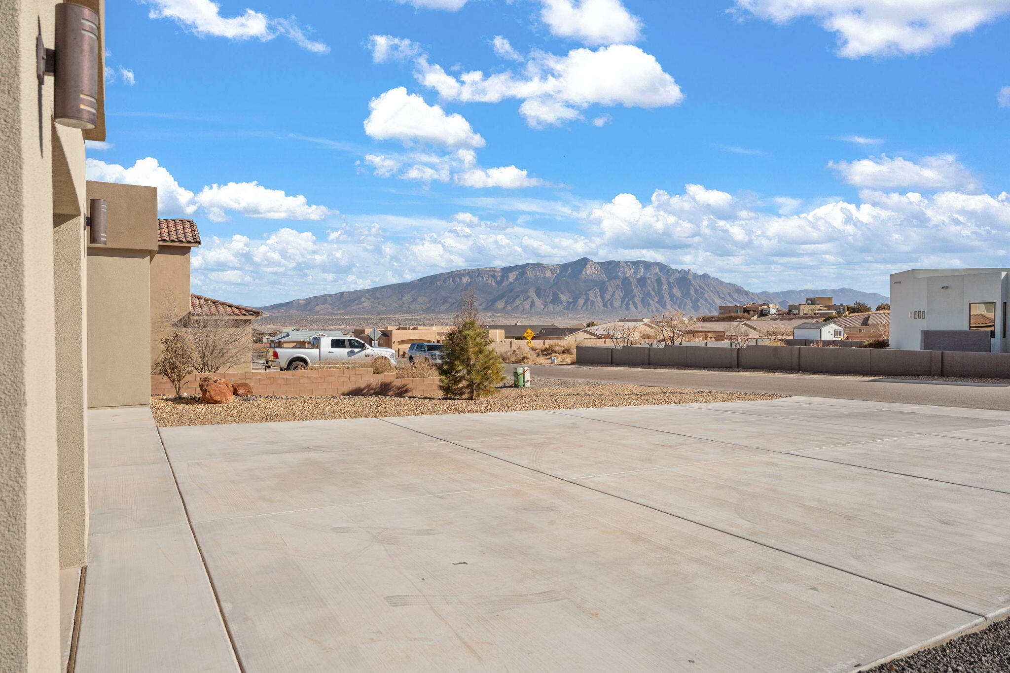 6717 Nacelle Road NE