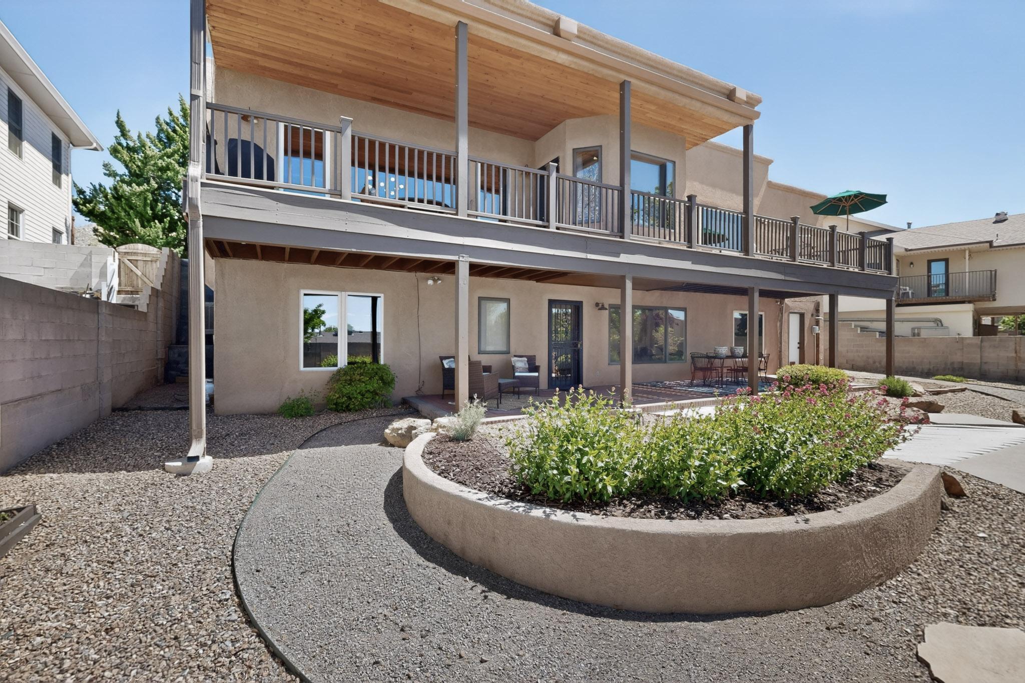 1109 Daskalos Drive NE