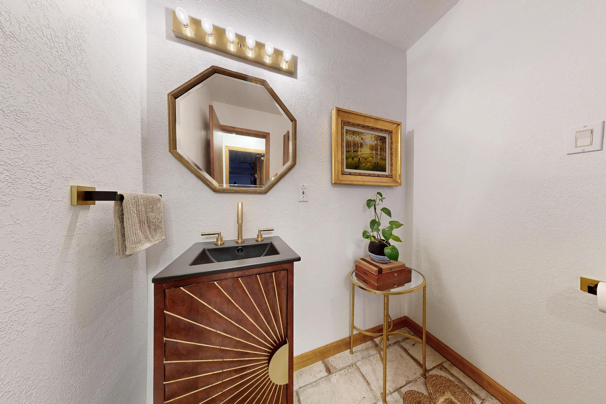 1109 Daskalos Drive NE