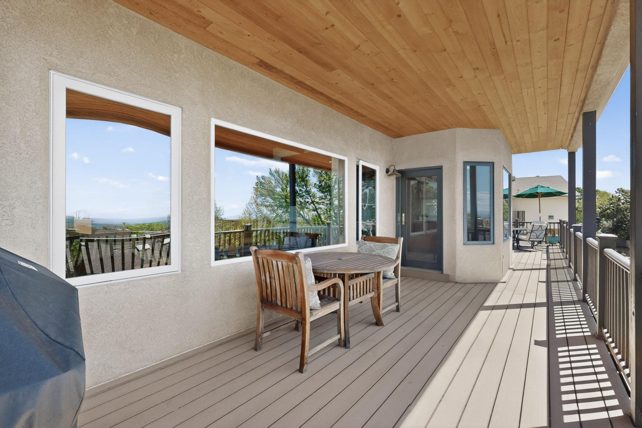 1109 Daskalos Drive NE