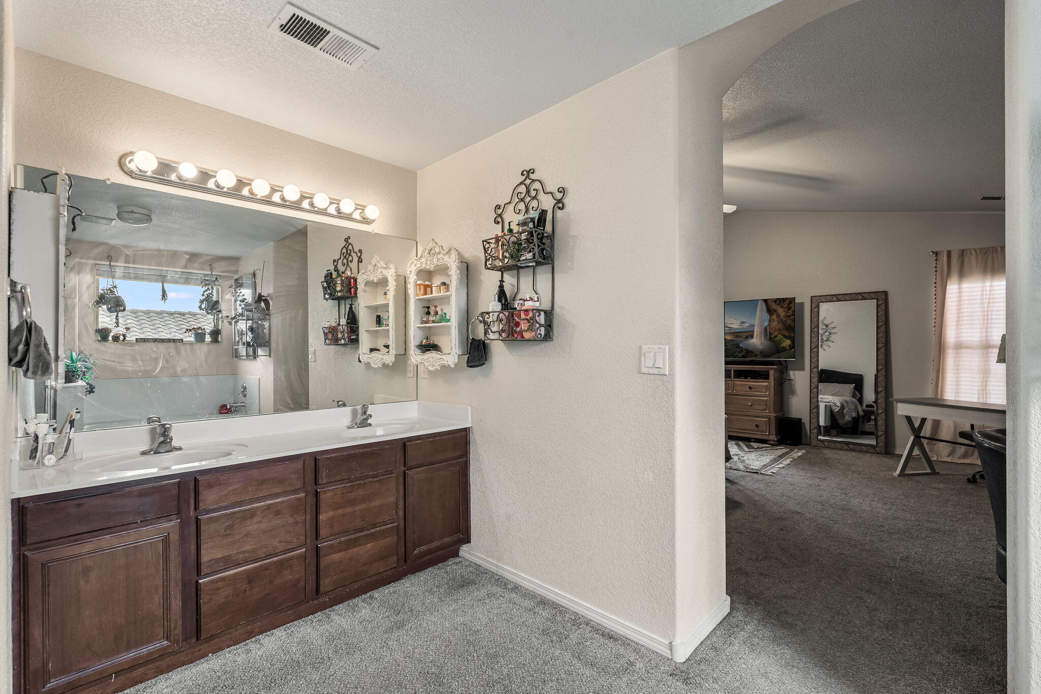 5908 Mesa Sombra Place NW