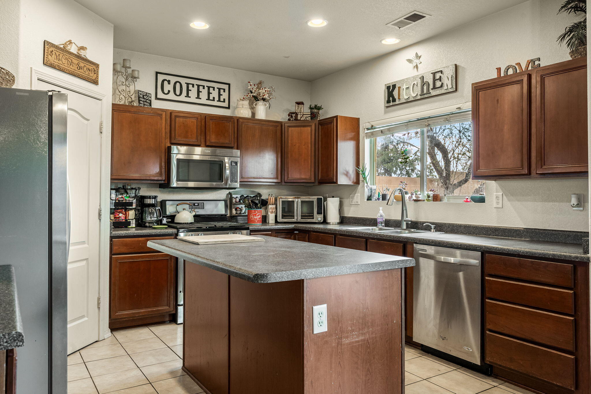 5908 Mesa Sombra Place NW