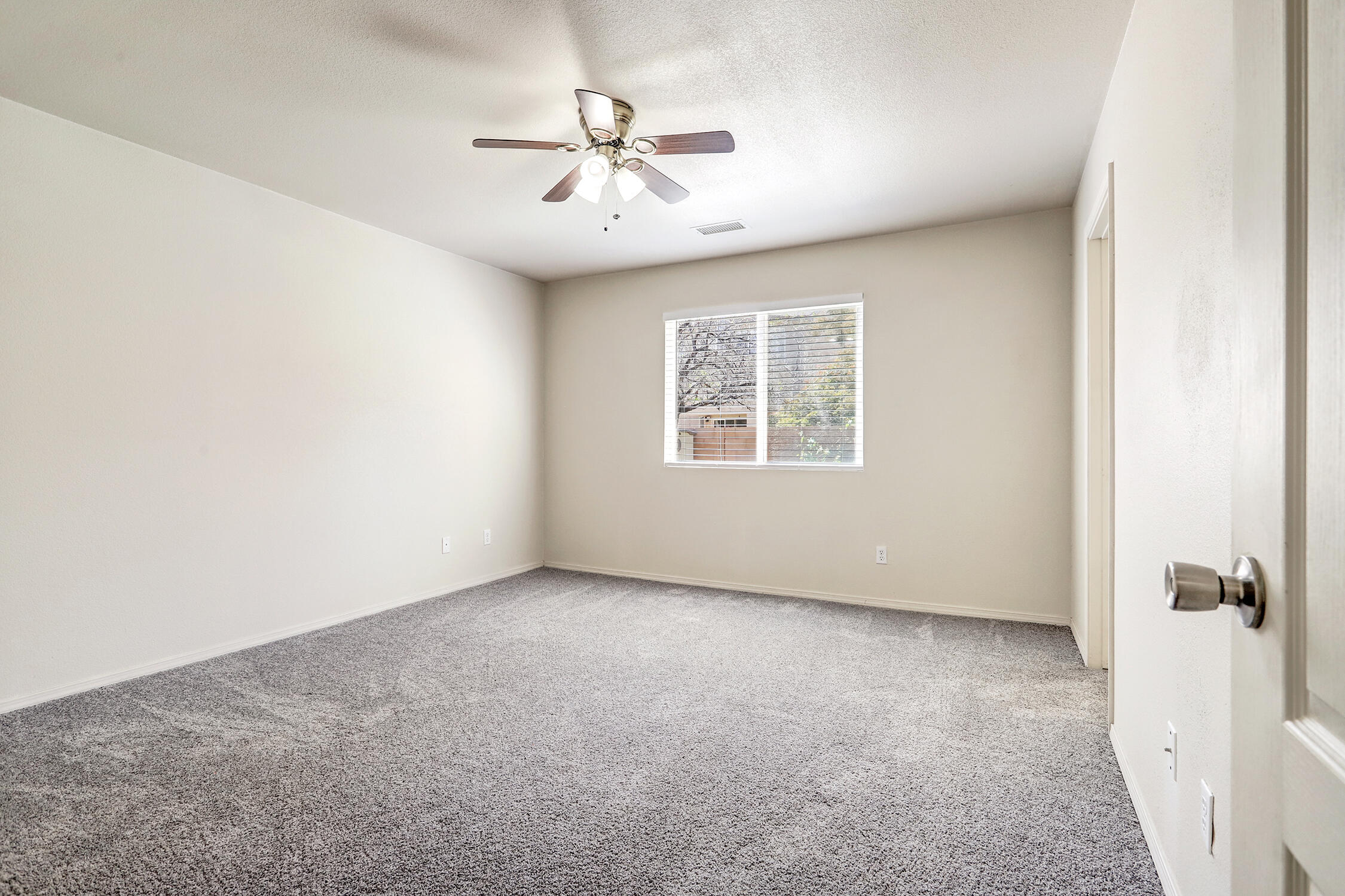 9901 Sunshine Mesa Drive NW