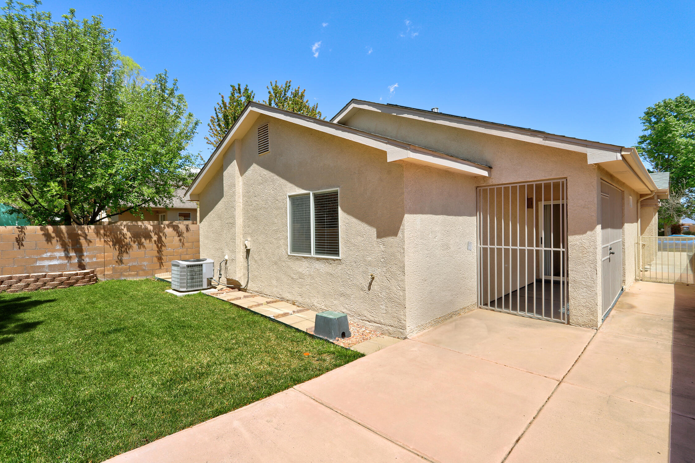 9901 Sunshine Mesa Drive NW