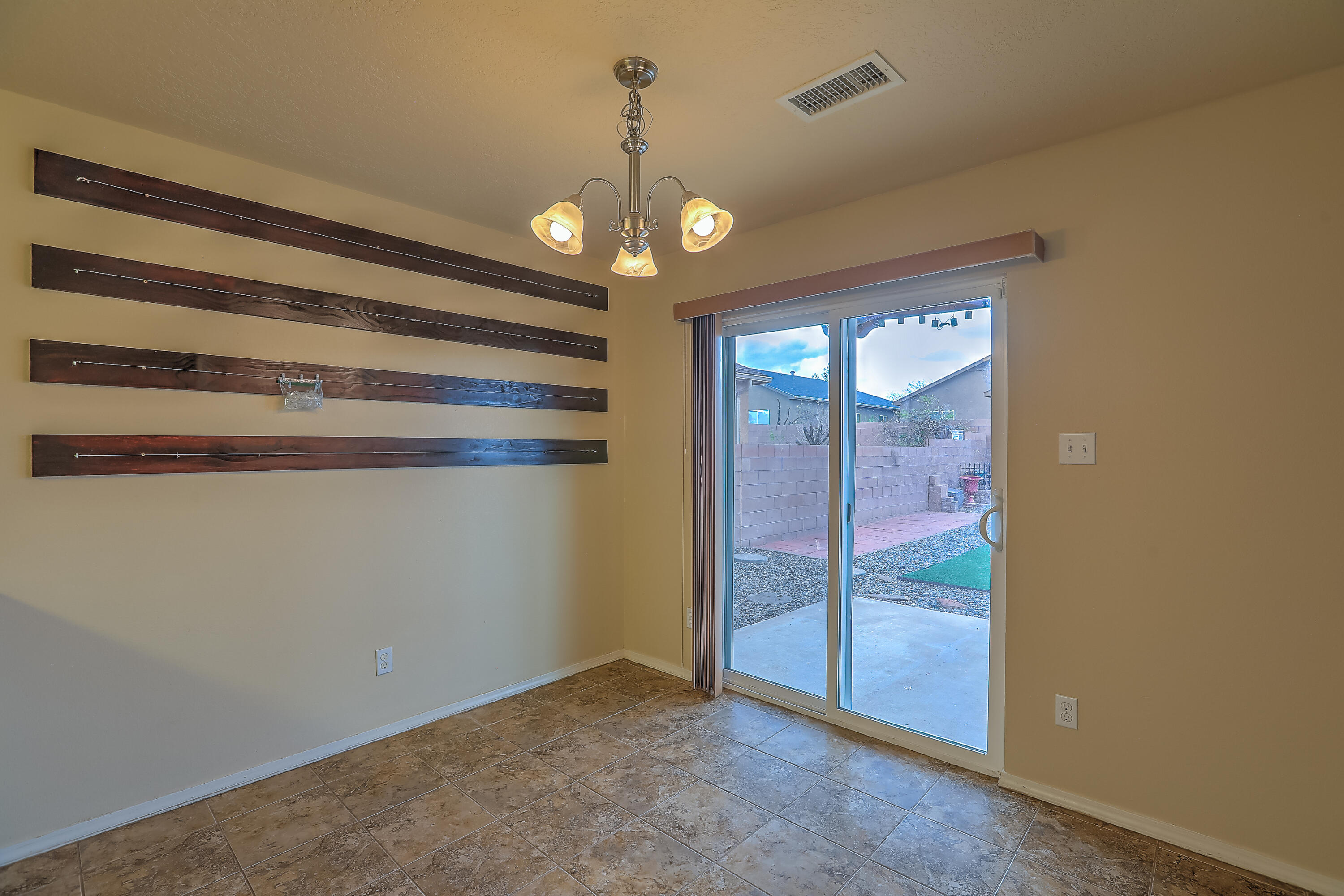 1009 Spring Valley Road NE