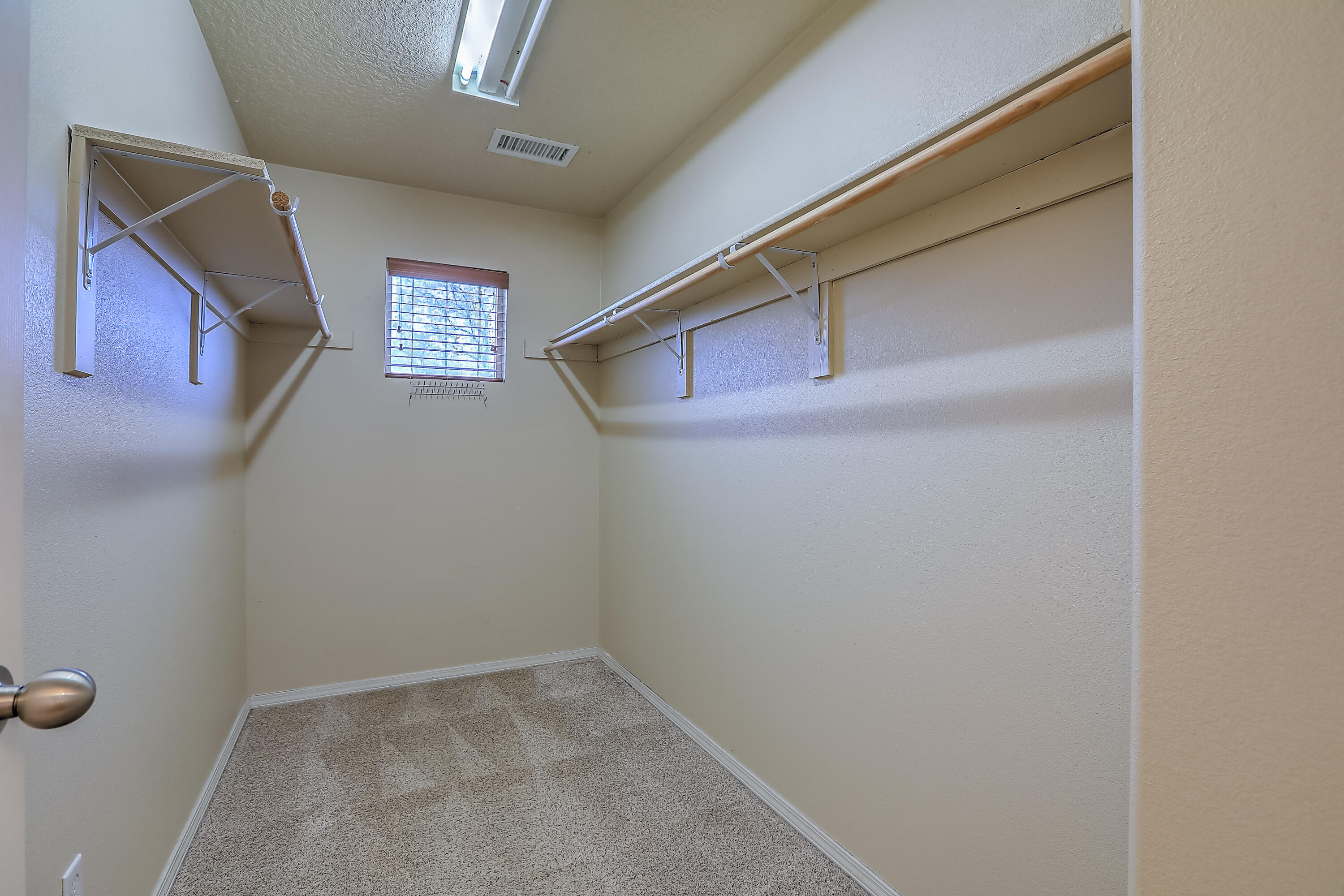 1009 Spring Valley Road NE