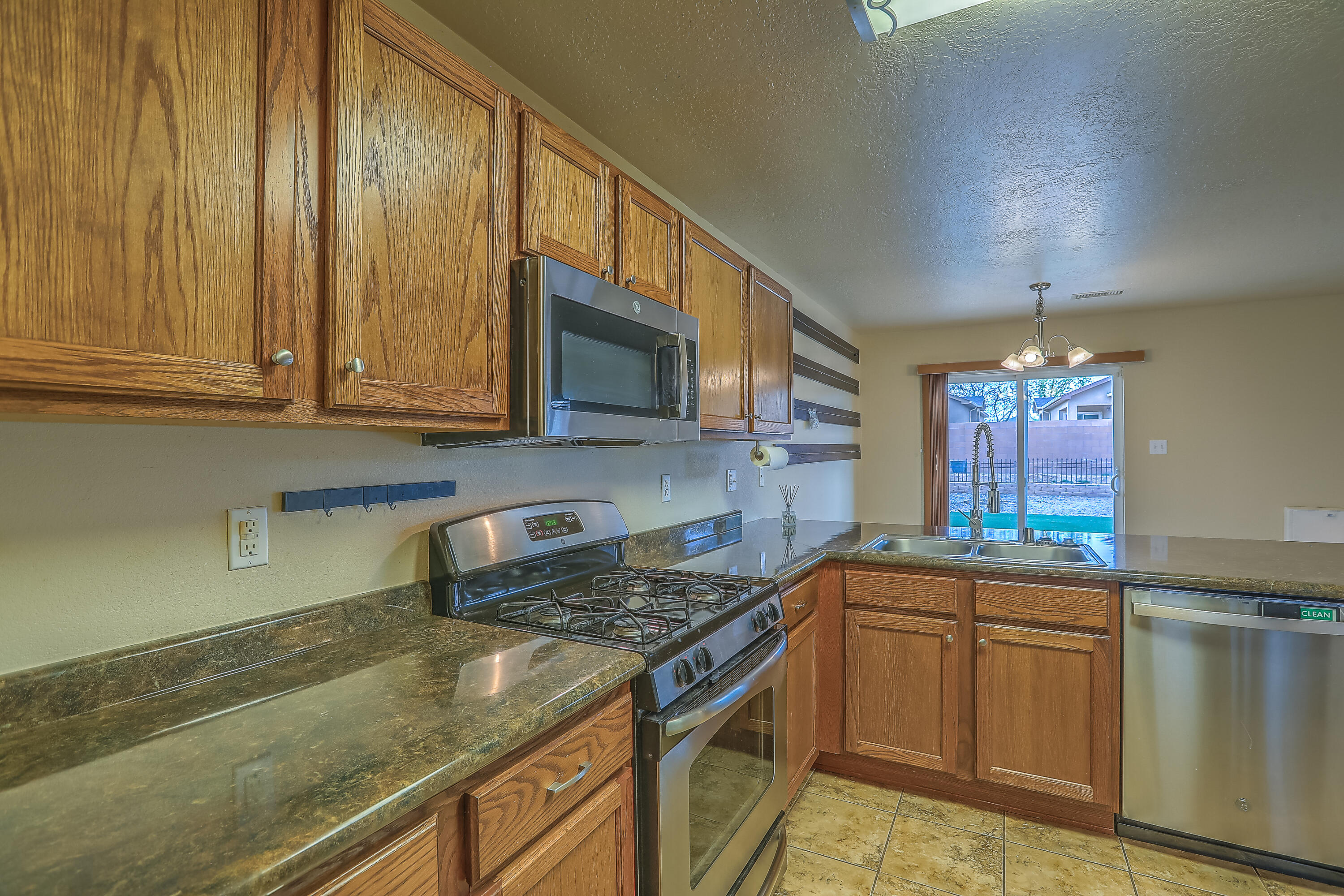 1009 Spring Valley Road NE