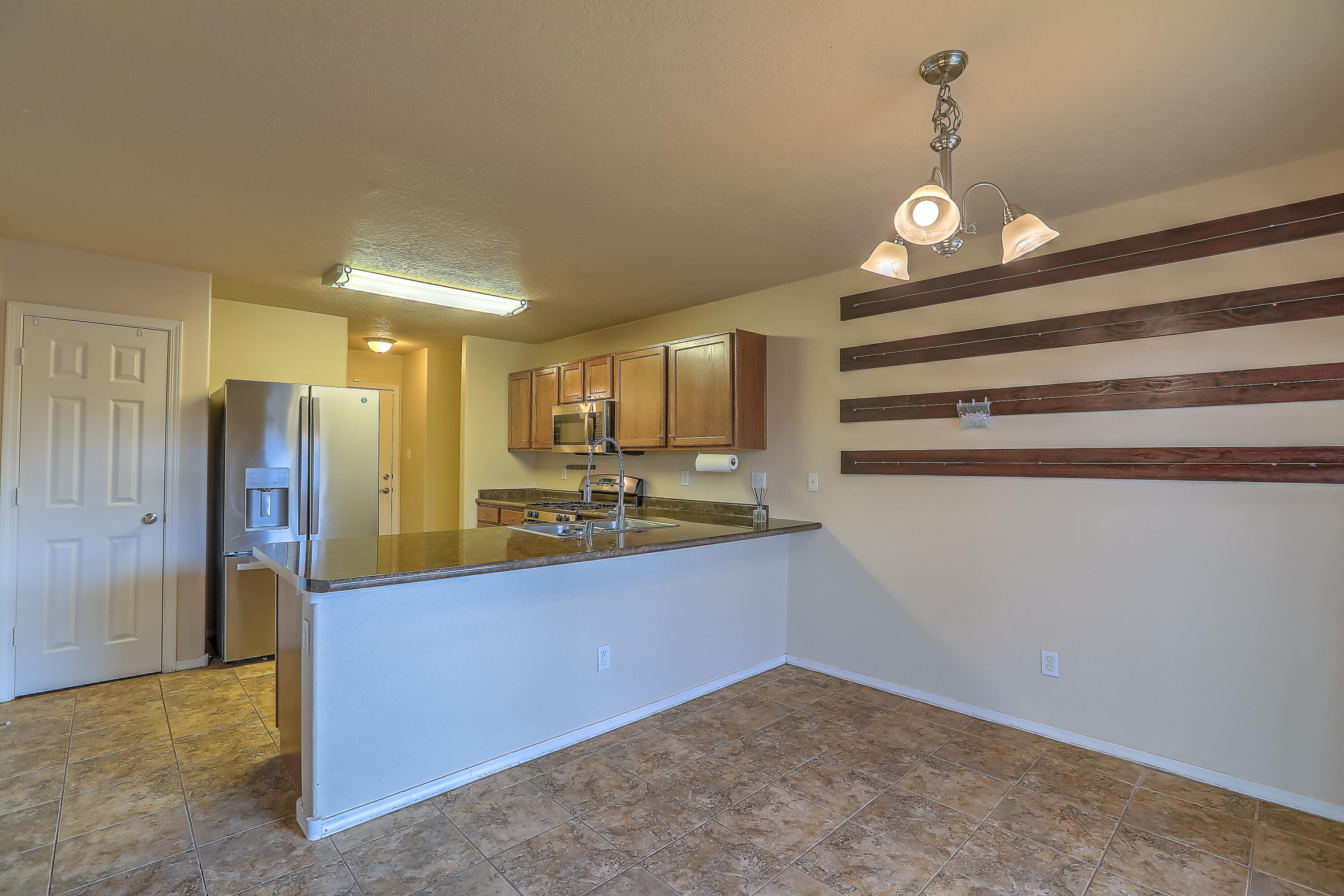 1009 Spring Valley Road NE