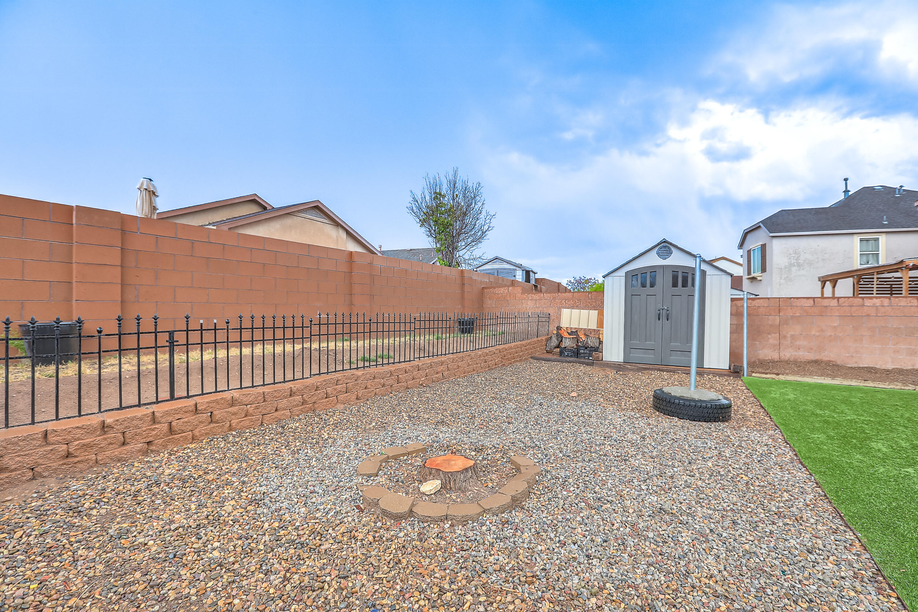 1009 Spring Valley Road NE