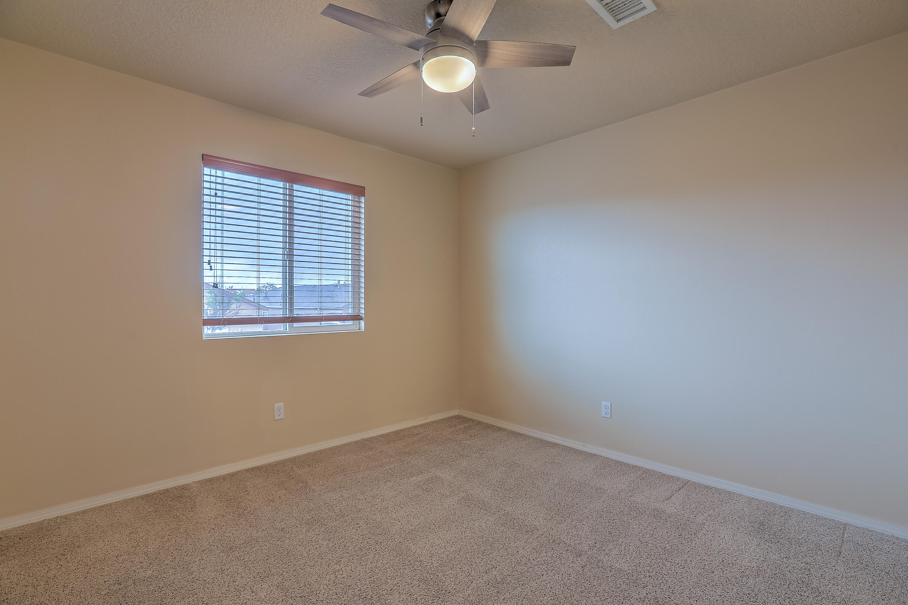 1009 Spring Valley Road NE