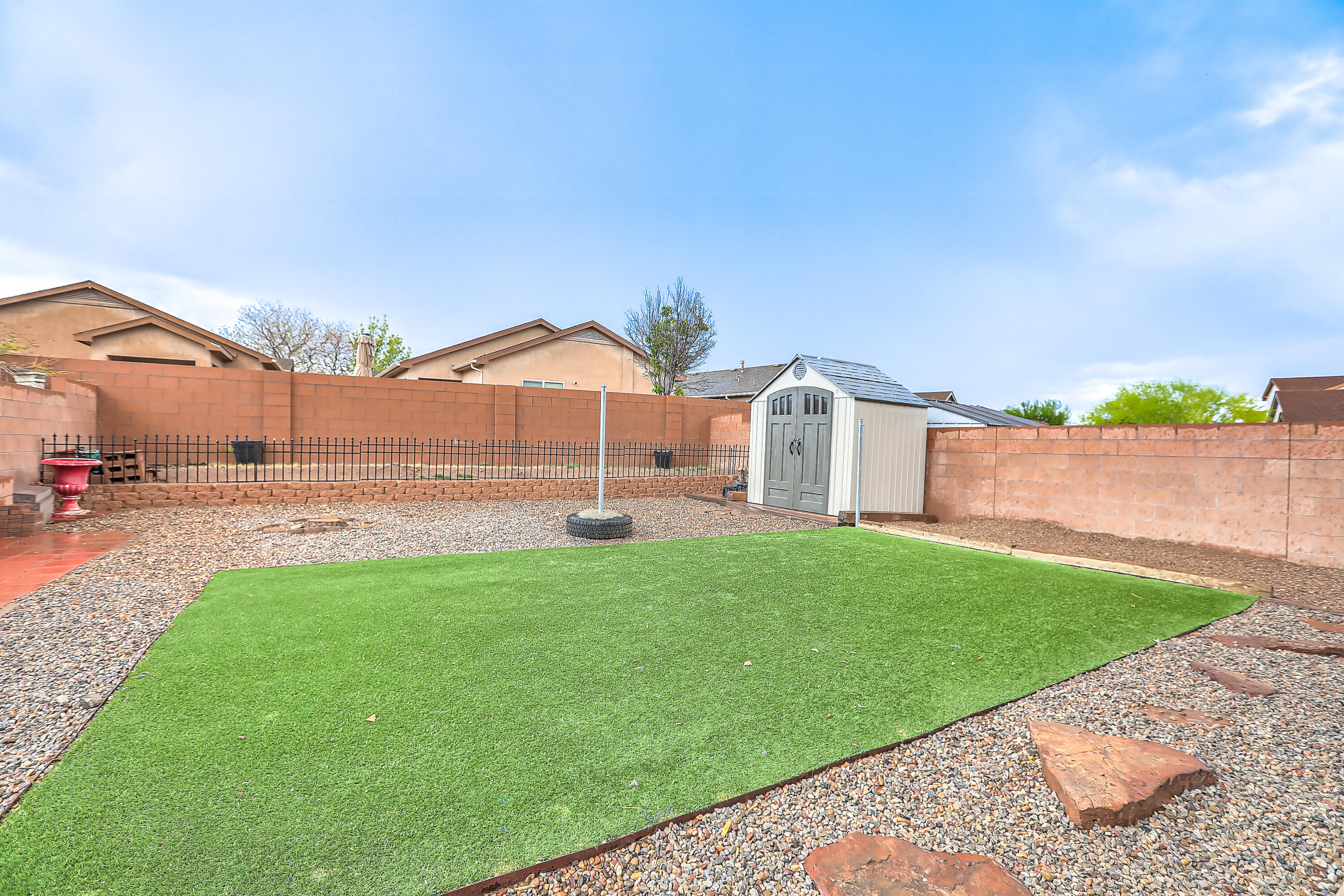 1009 Spring Valley Road NE