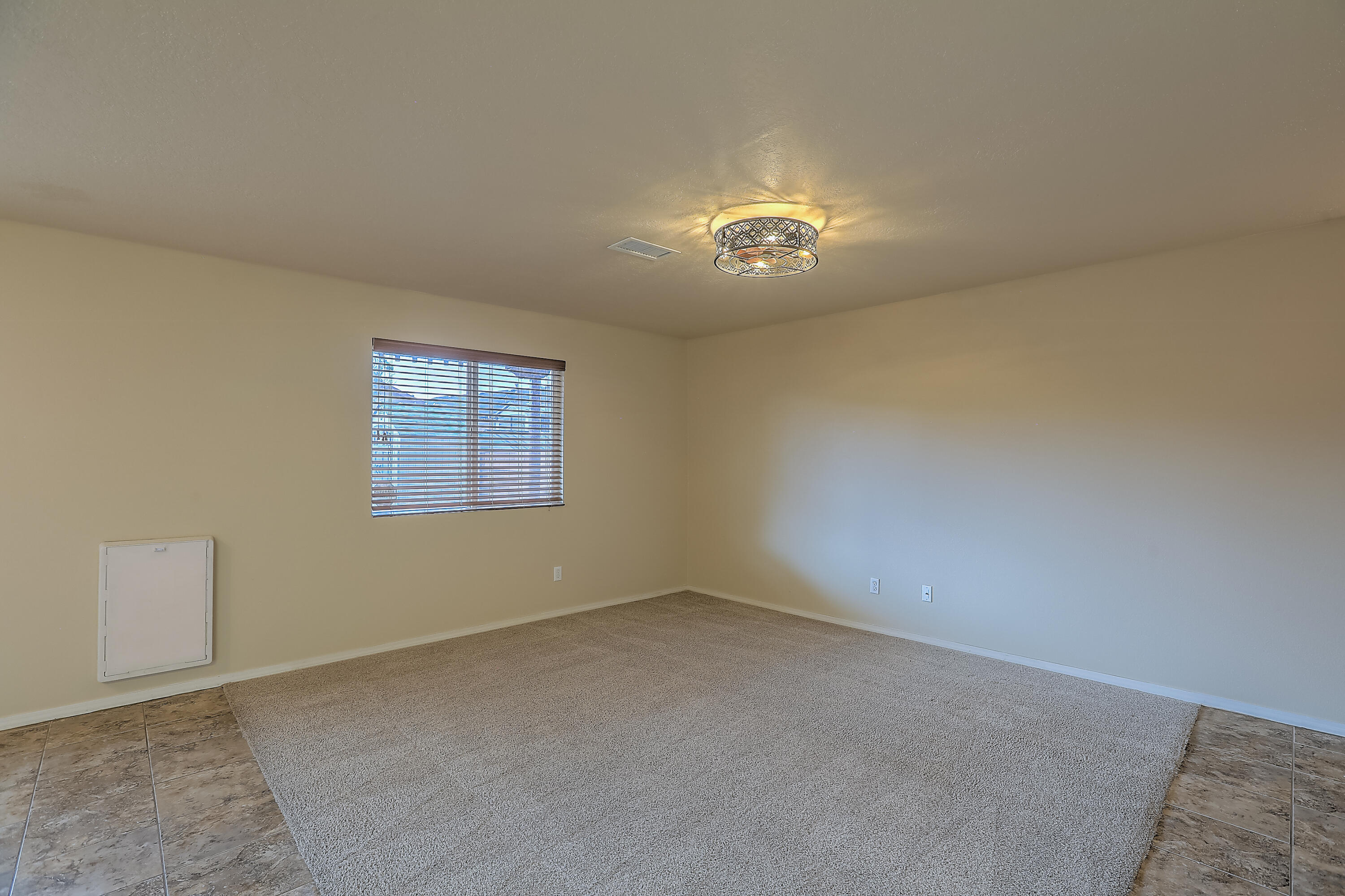 1009 Spring Valley Road NE