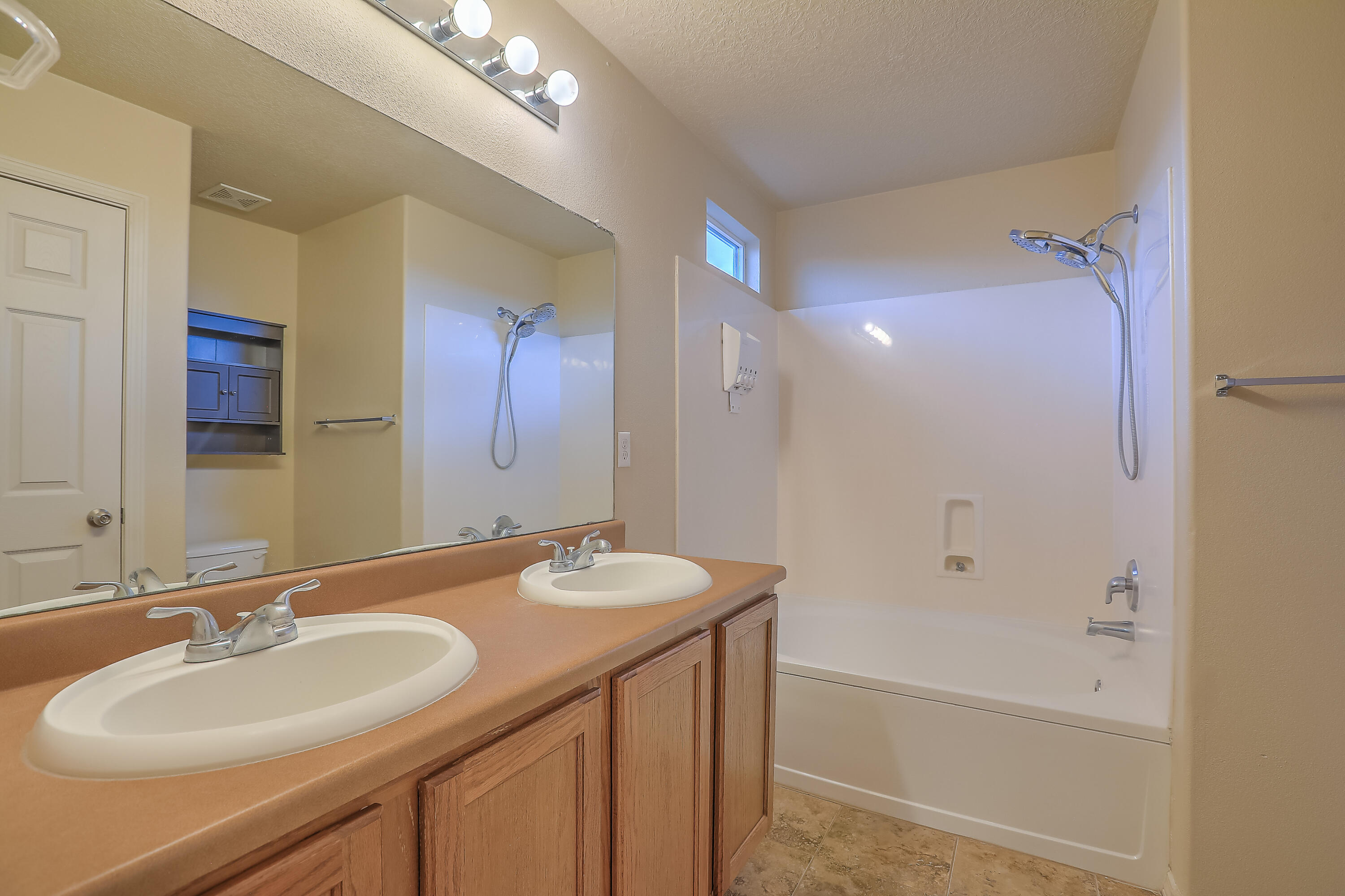 1009 Spring Valley Road NE