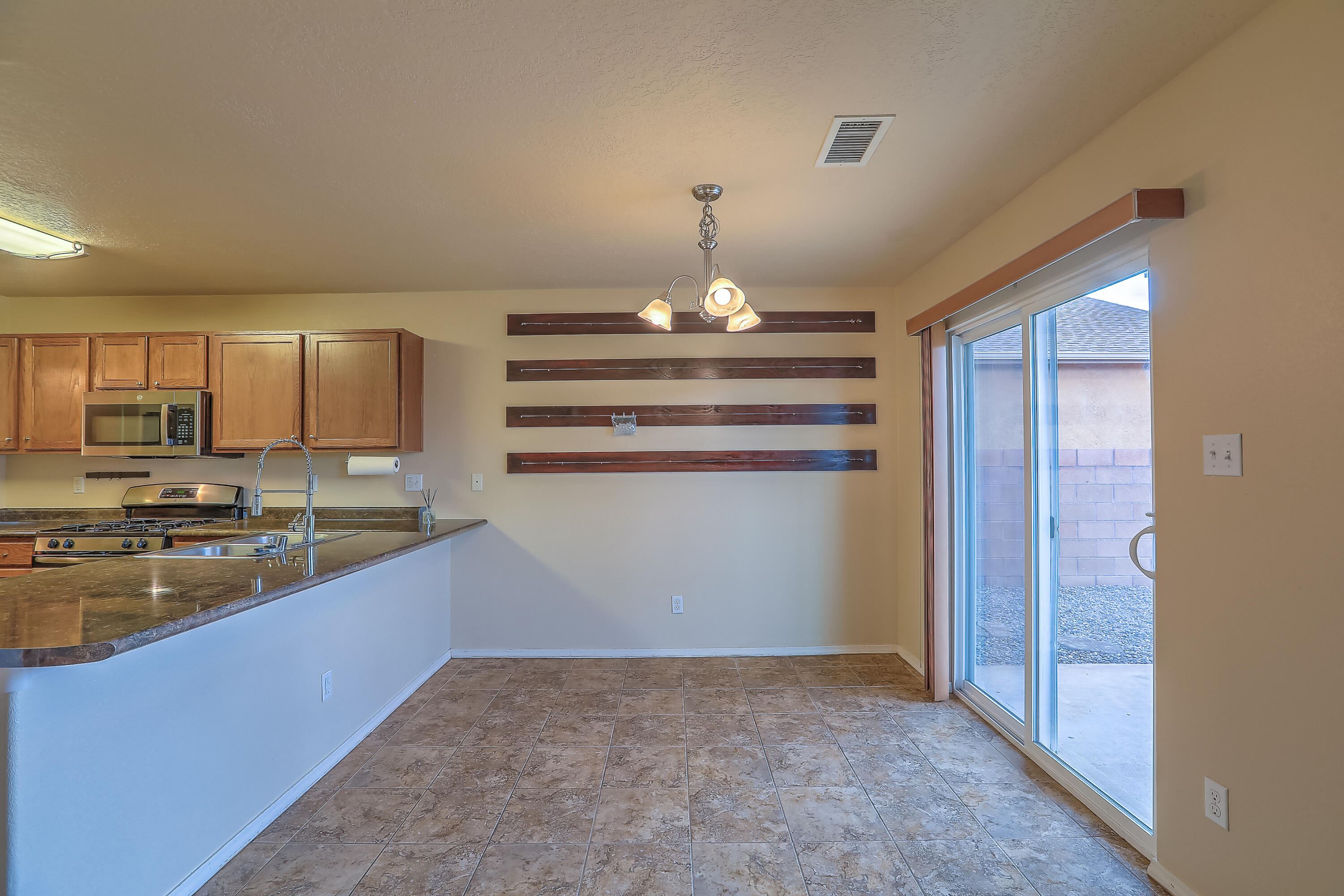 1009 Spring Valley Road NE