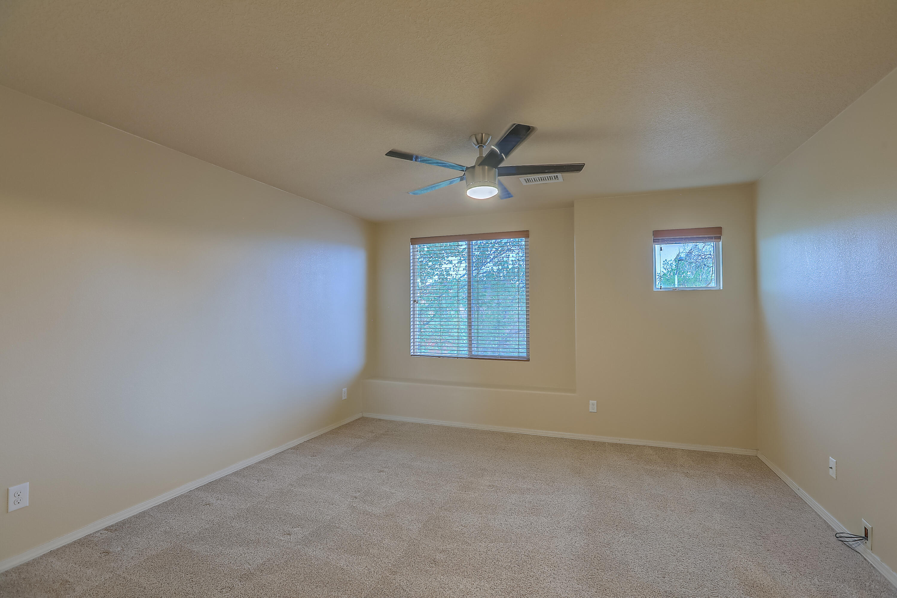 1009 Spring Valley Road NE