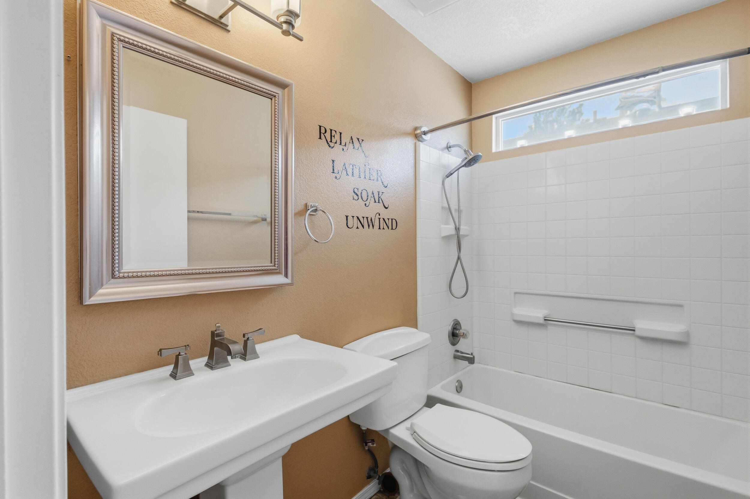 463 Burton Meadows Drive NE