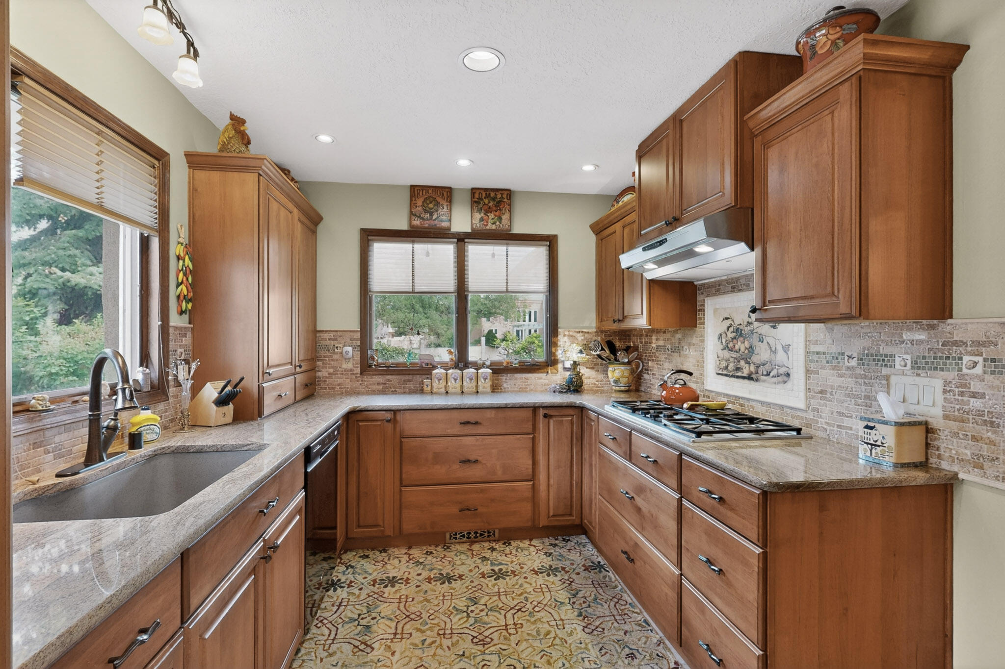 9405 Augusta Avenue NE